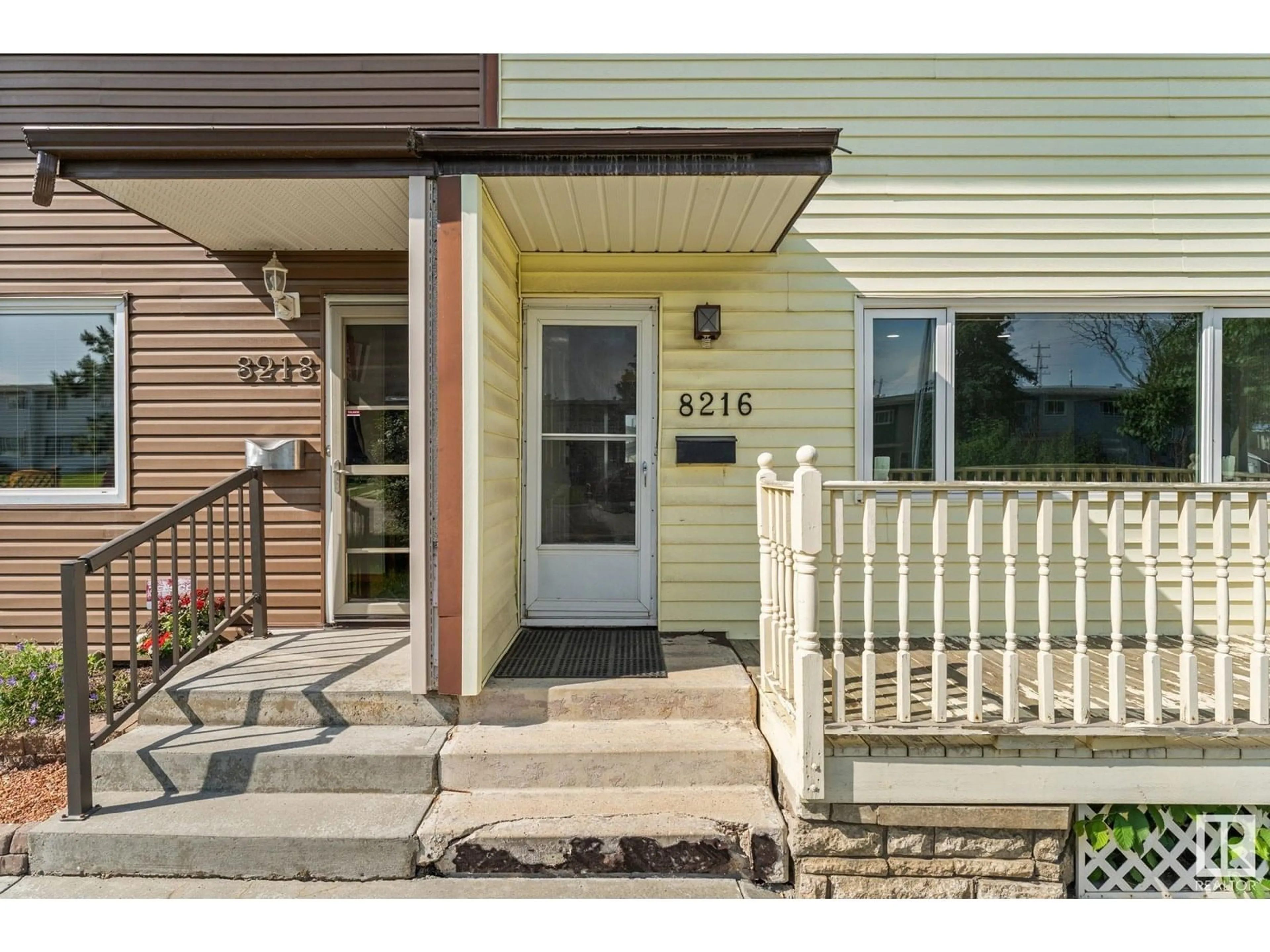 Indoor entryway for 8216 133A AV, Edmonton Alberta T5E1E9