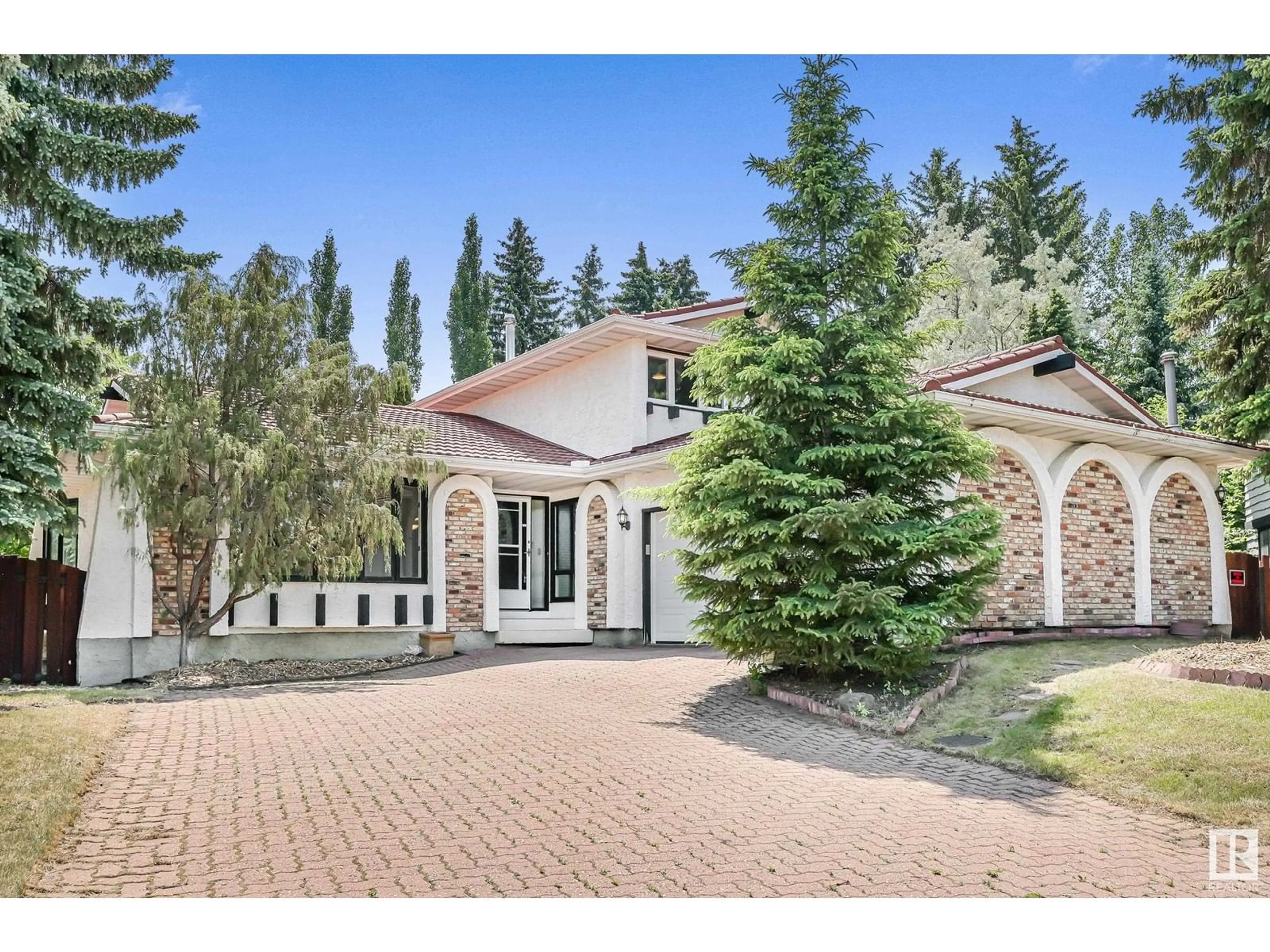 Unknown for 11505 32A AV, Edmonton Alberta T6J3G6