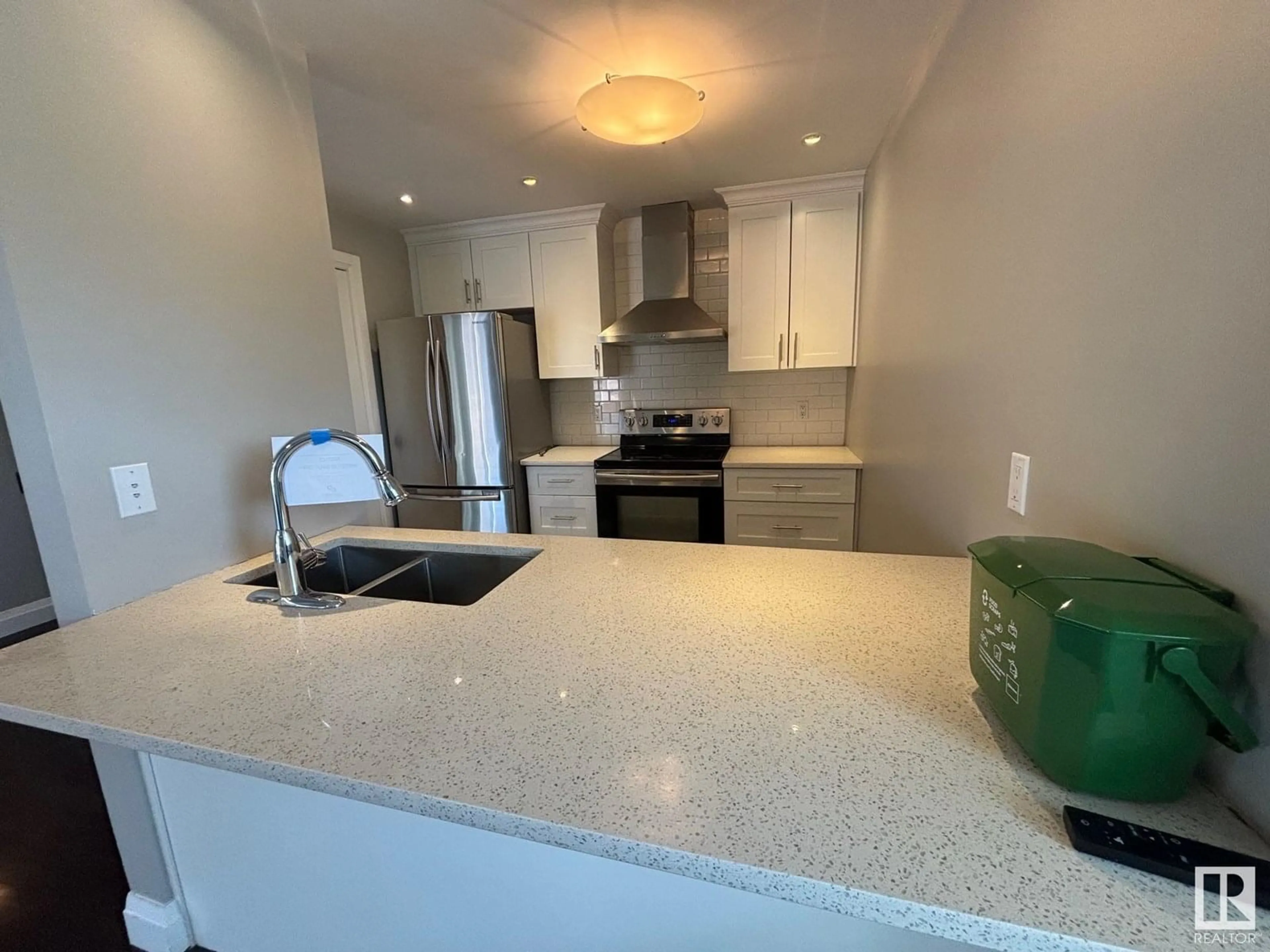 Unknown for 5979 40 AV, Edmonton Alberta T6L3P6