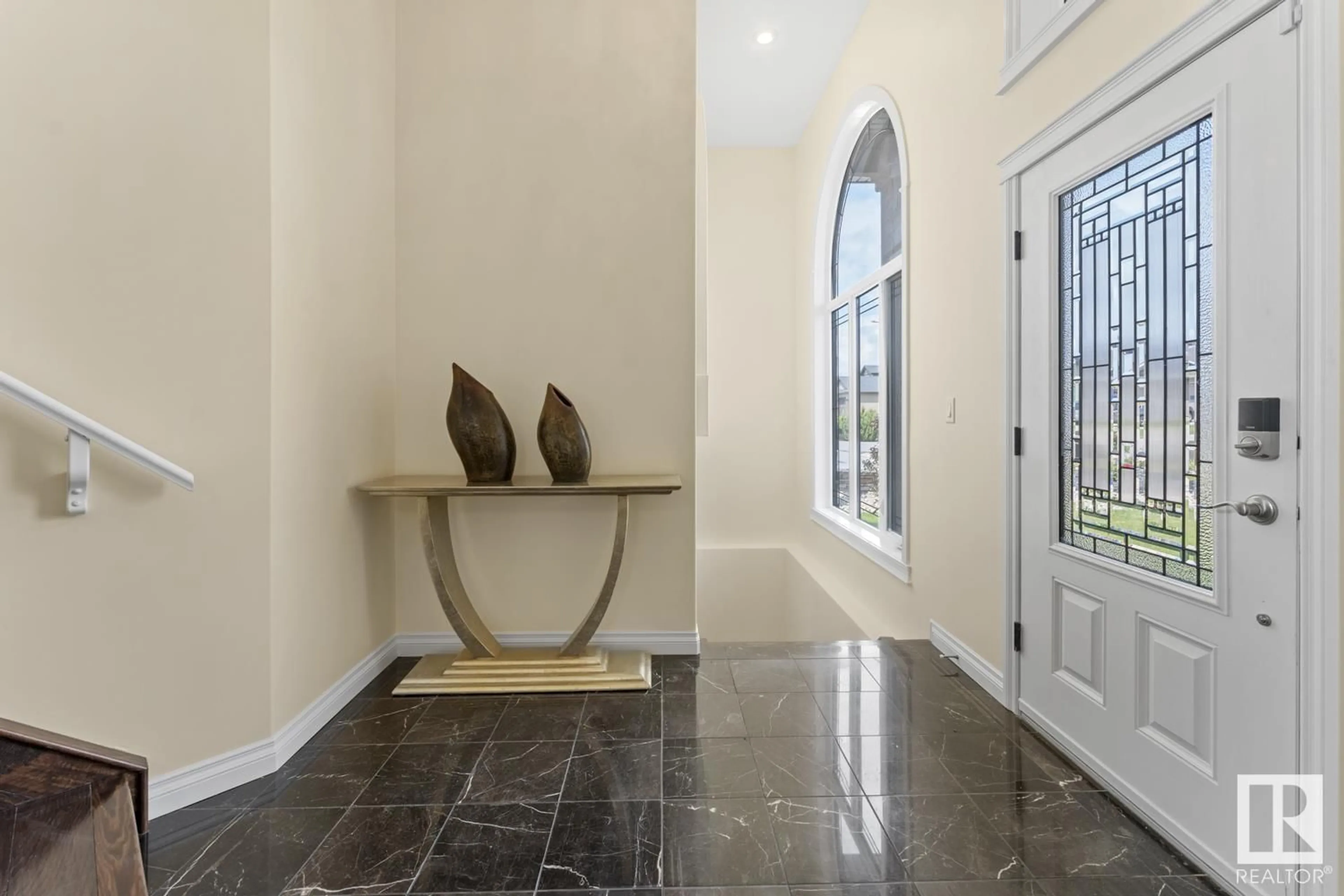 Indoor entryway for 3704 LAKESHORE DR, Bonnyville Town Alberta T9N0A4
