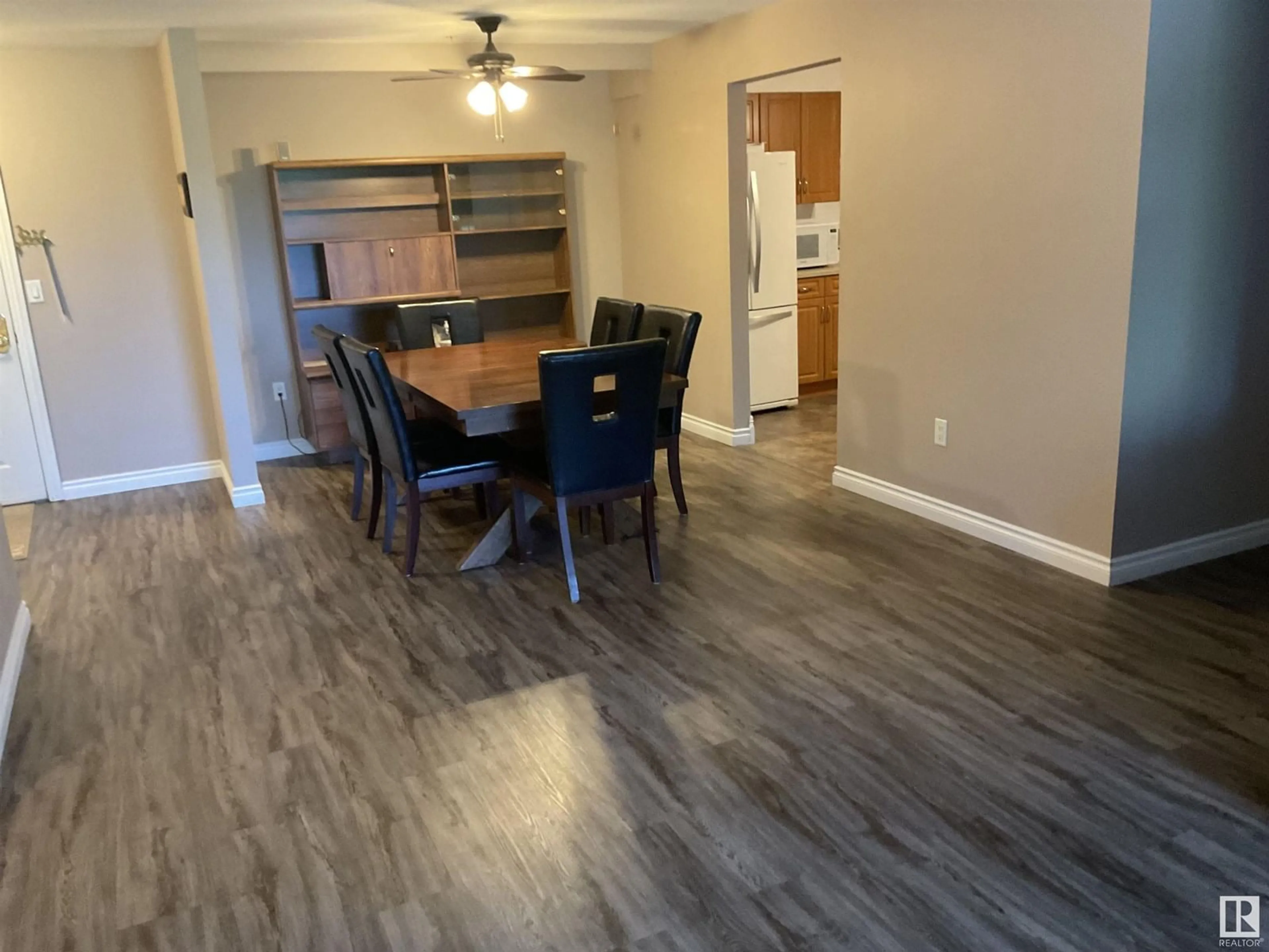A pic of a room for 6220 - 211 FULTON RD, Edmonton Alberta T6A3T4