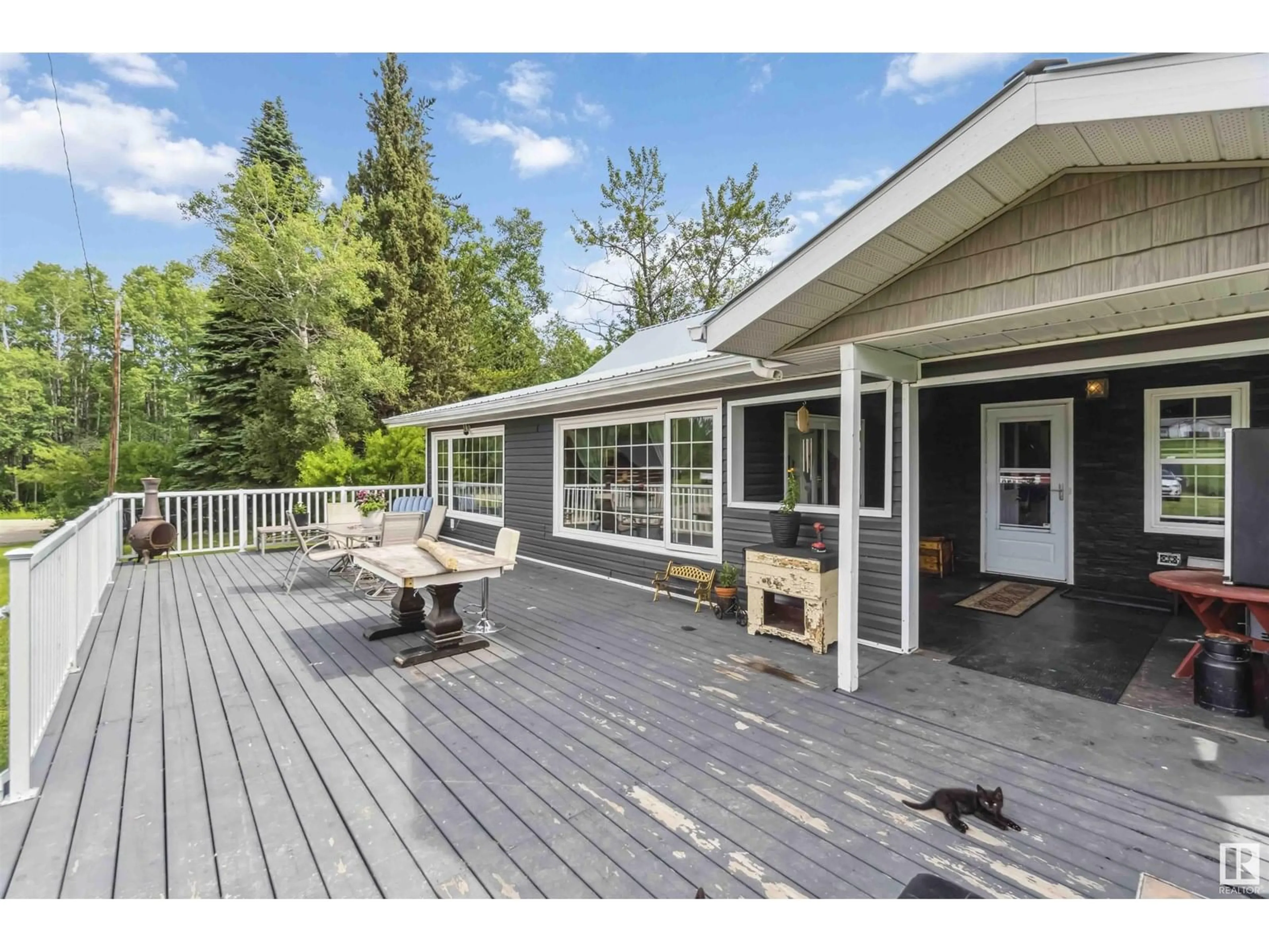 Home with vinyl exterior material, unknown for 2527 PARKLAND DR, Rural Parkland County Alberta T0E0H0