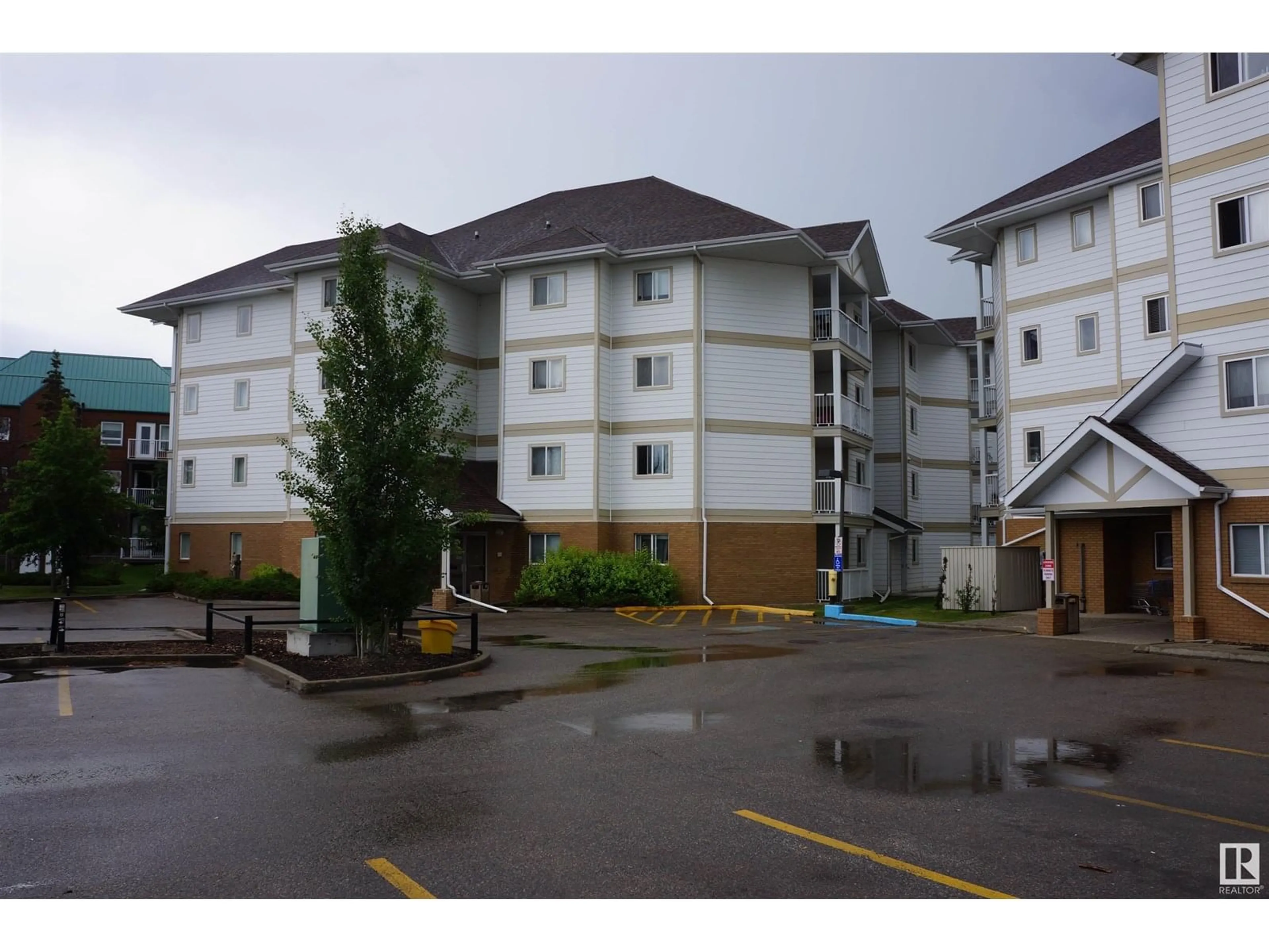 Blurry image for #302 - 9930 100 AV, Fort Saskatchewan Alberta T8L4P3