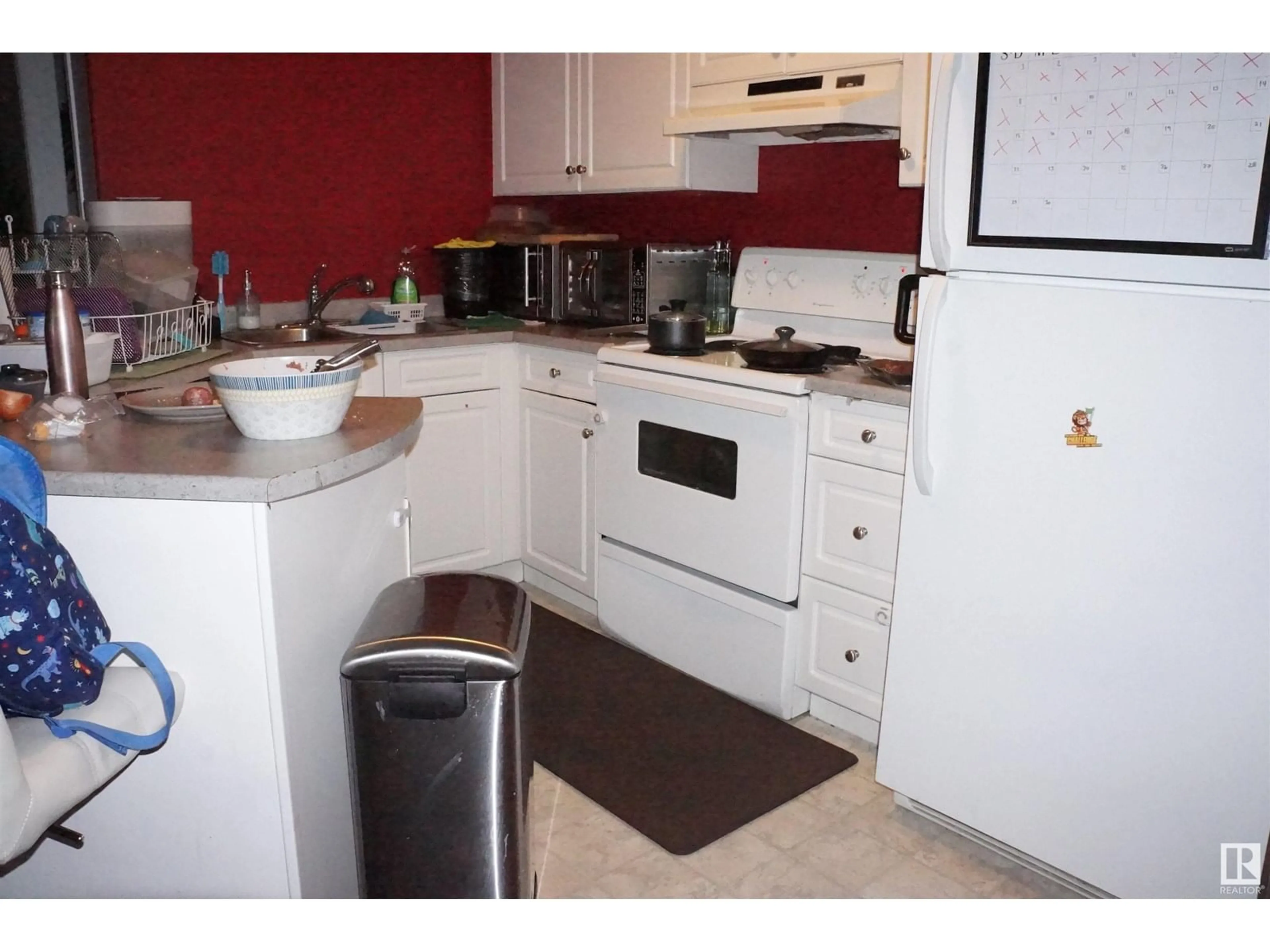 Standard kitchen, unknown for #302 - 9930 100 AV, Fort Saskatchewan Alberta T8L4P3