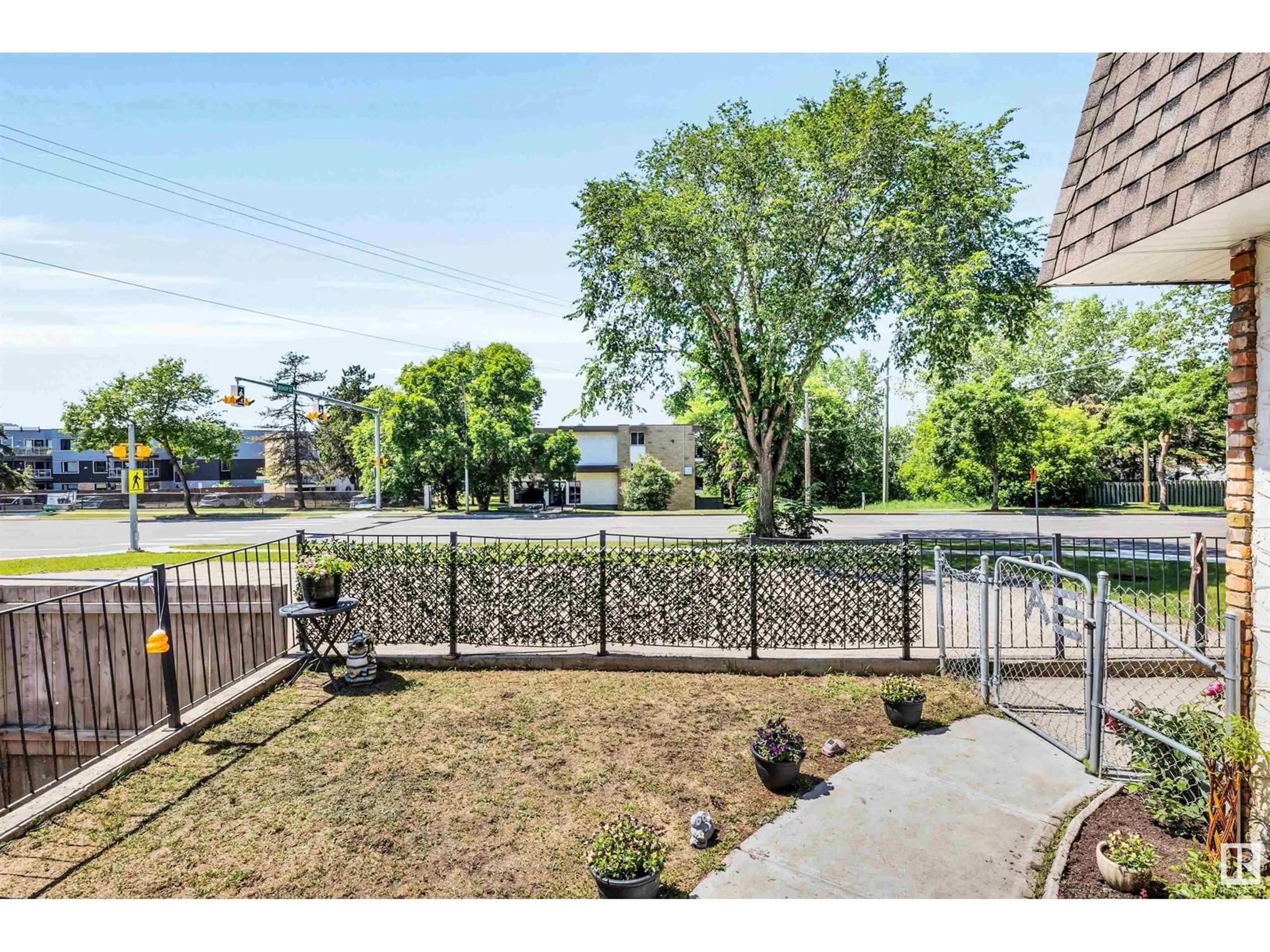 Patio, unknown for 3A BURNHAM AV, St. Albert Alberta T8N1X7