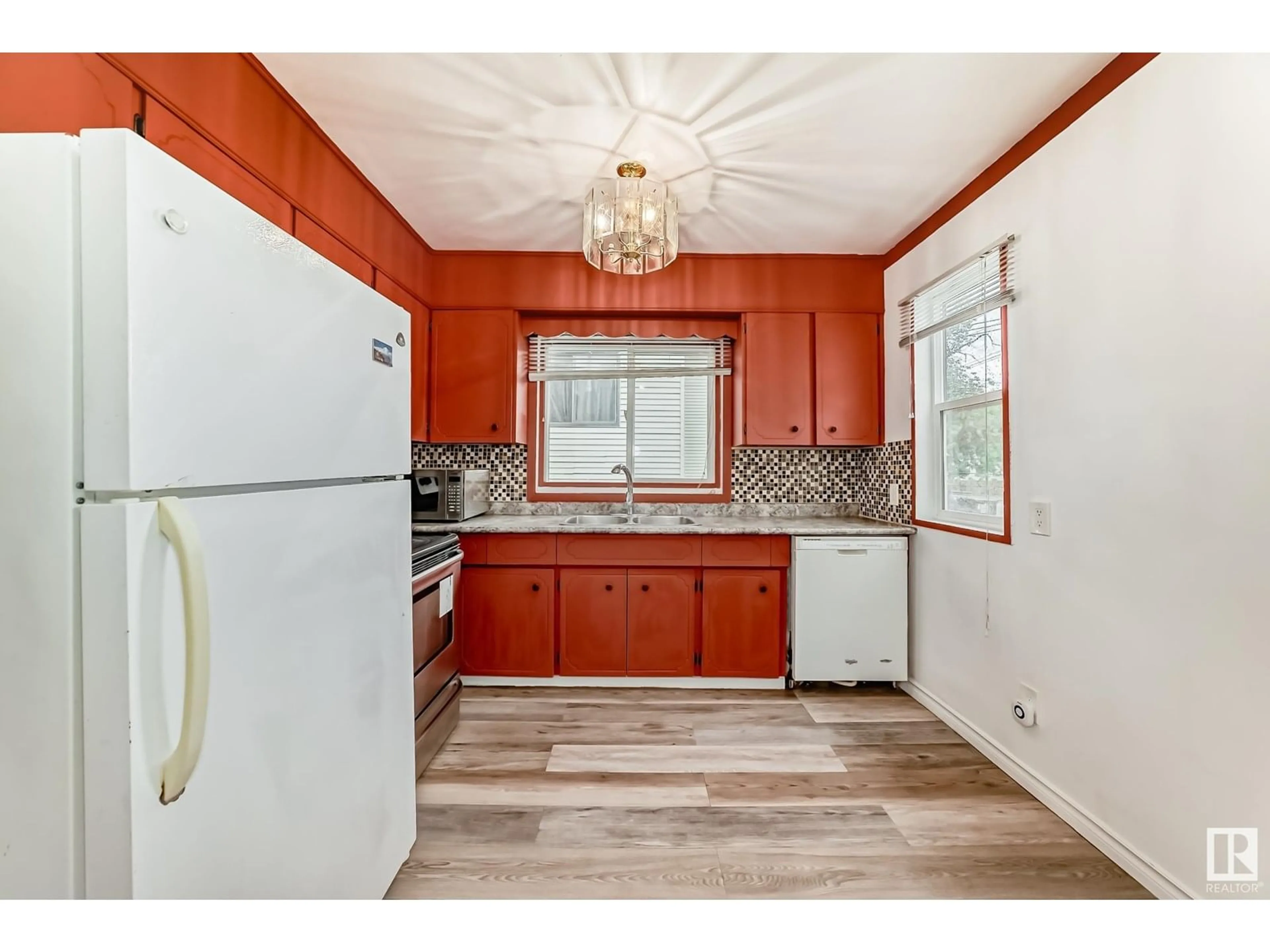 Standard kitchen, unknown for 12008 66 ST, Edmonton Alberta T5B1J6