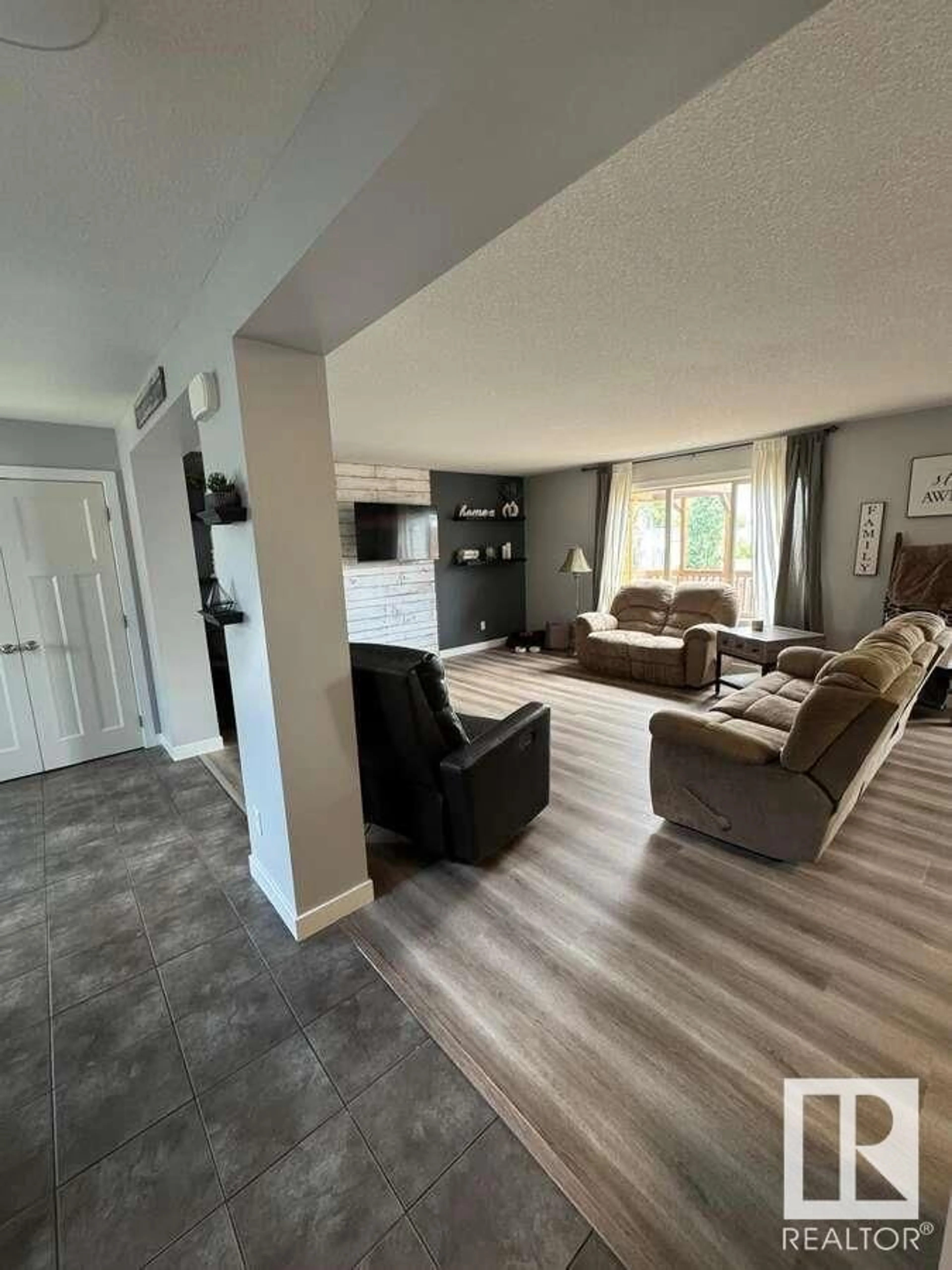 Living room with furniture, unknown for 51 SOUTHBRIDGE CR, Calmar Alberta T0C0V0