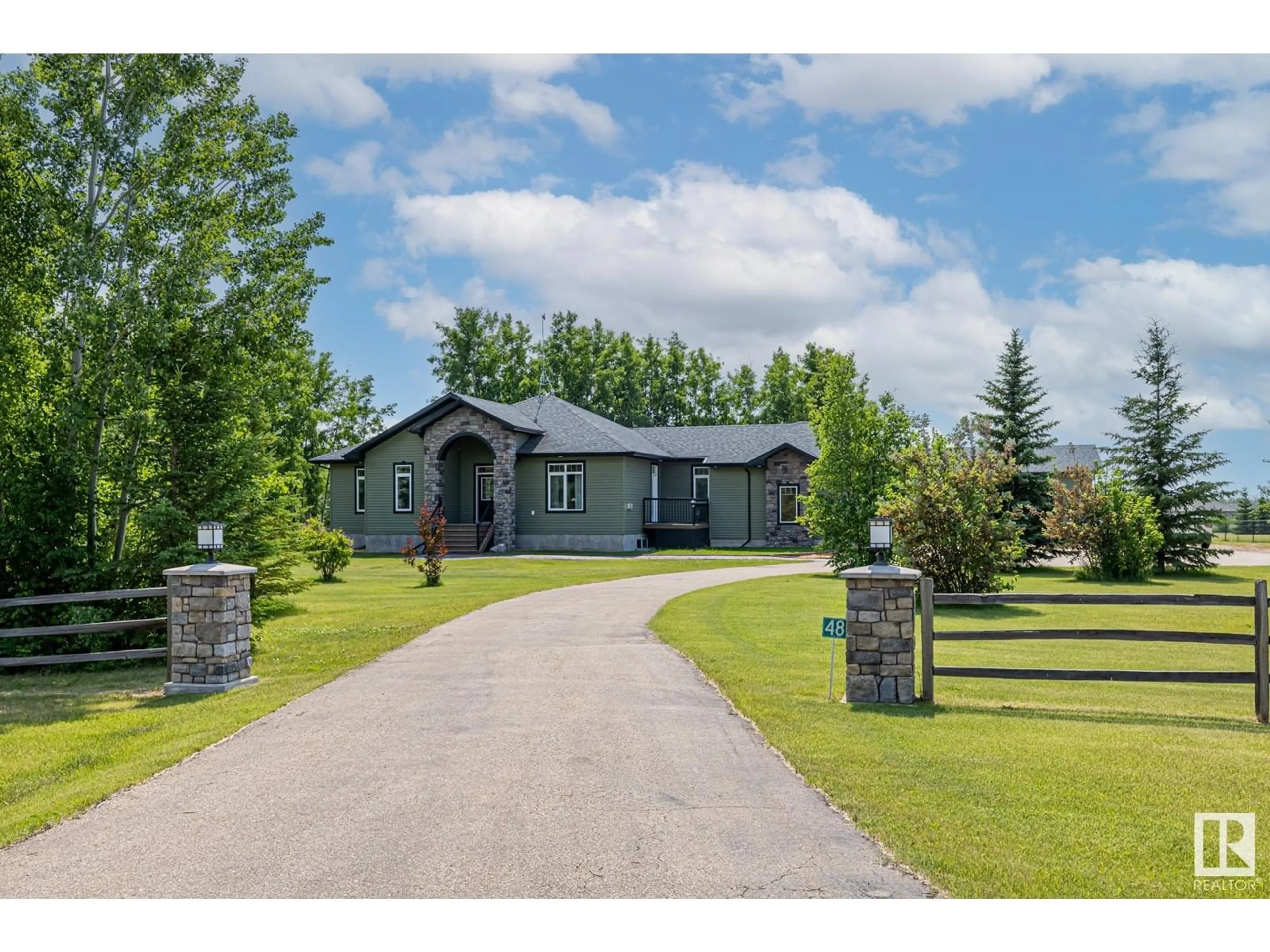 A pic from outside/outdoor area/front of a property/back of a property/a pic from drone, unknown for 53521 - 48 RGE ROAD 272, Rural Parkland County Alberta T7X3M5
