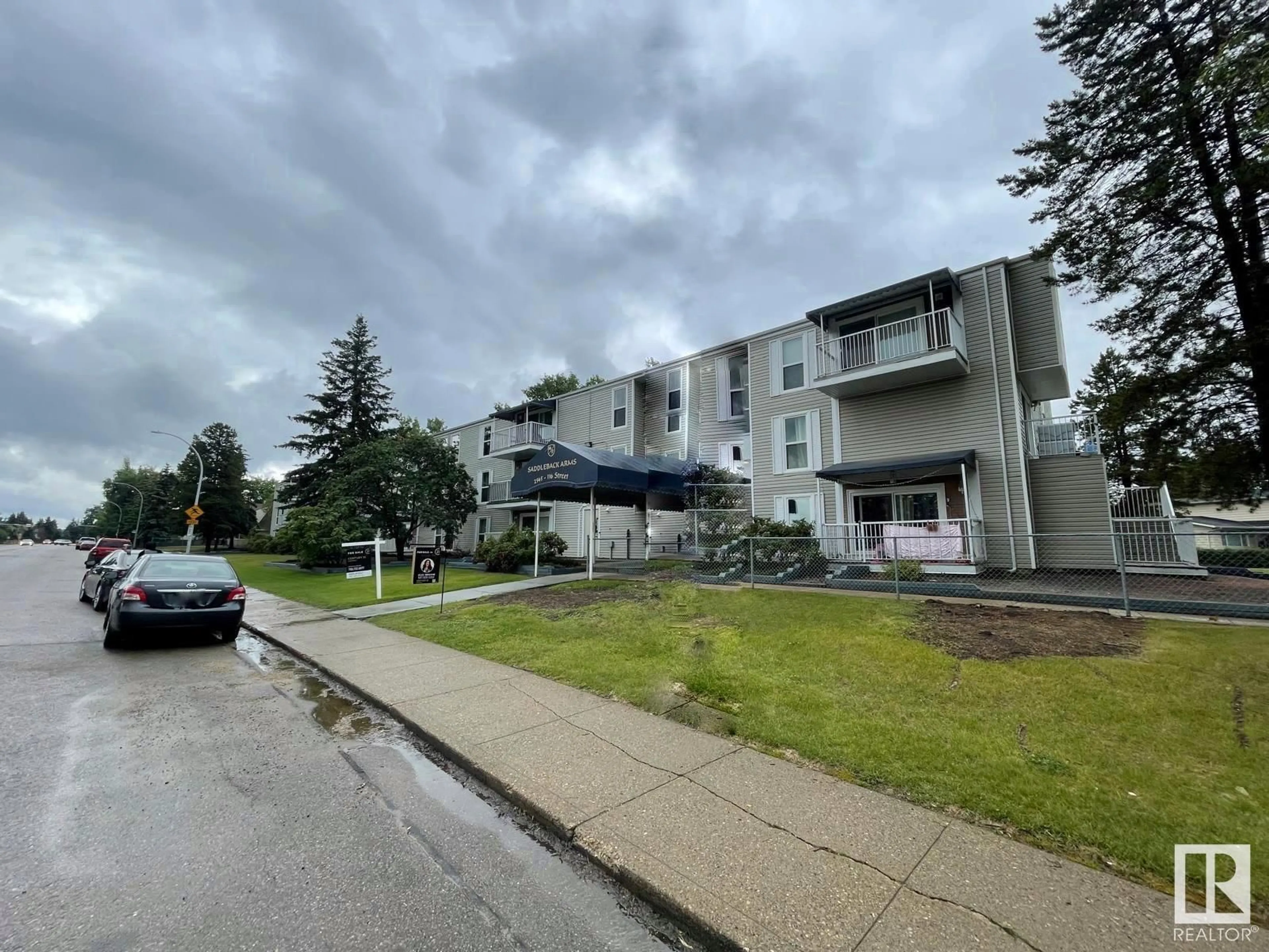 A pic from outside/outdoor area/front of a property/back of a property/a pic from drone, street for 103 - 2545 116 ST, Edmonton Alberta T6J3Z7