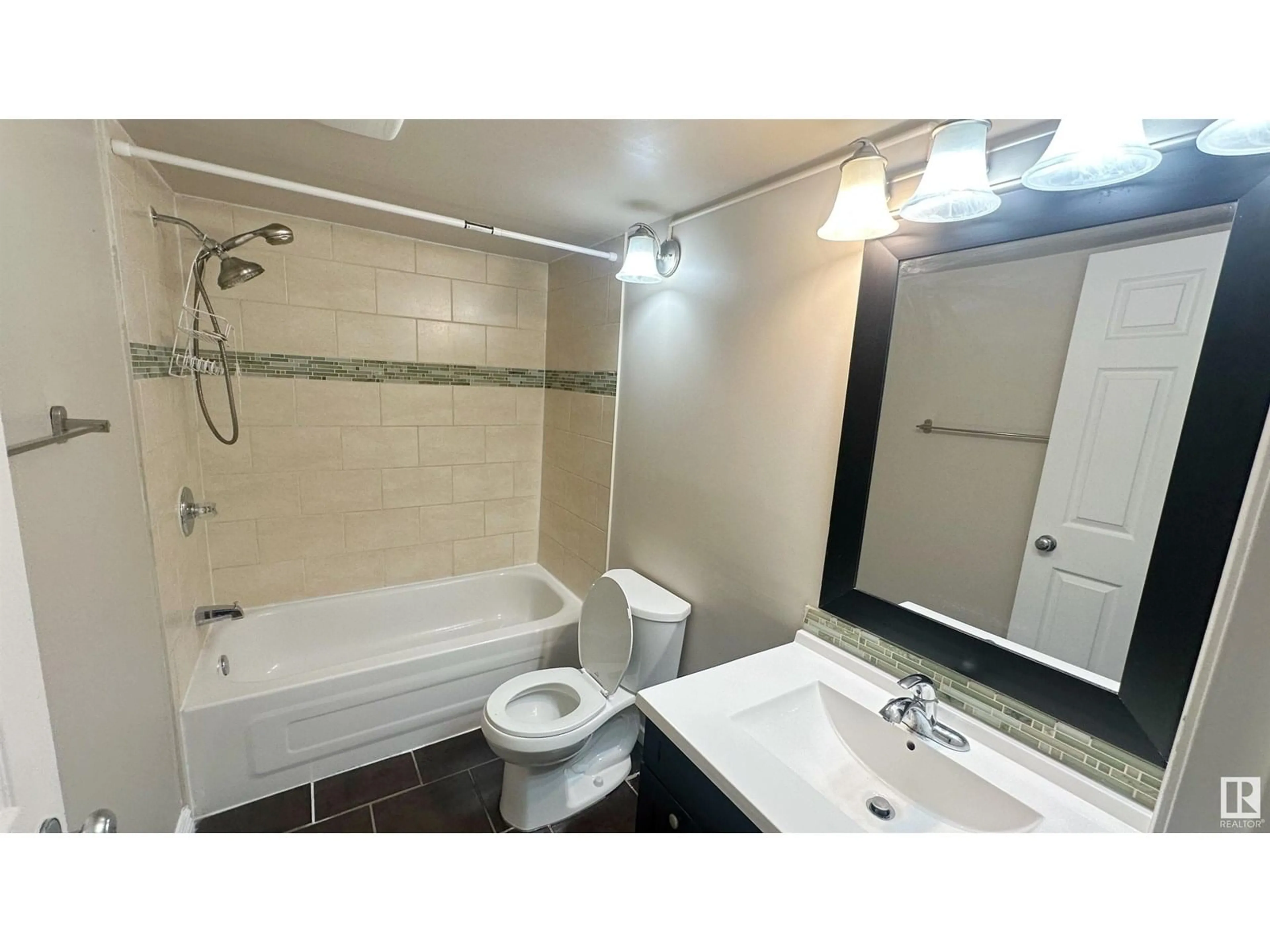 Standard bathroom, ceramic/tile floor for 103 - 2545 116 ST, Edmonton Alberta T6J3Z7