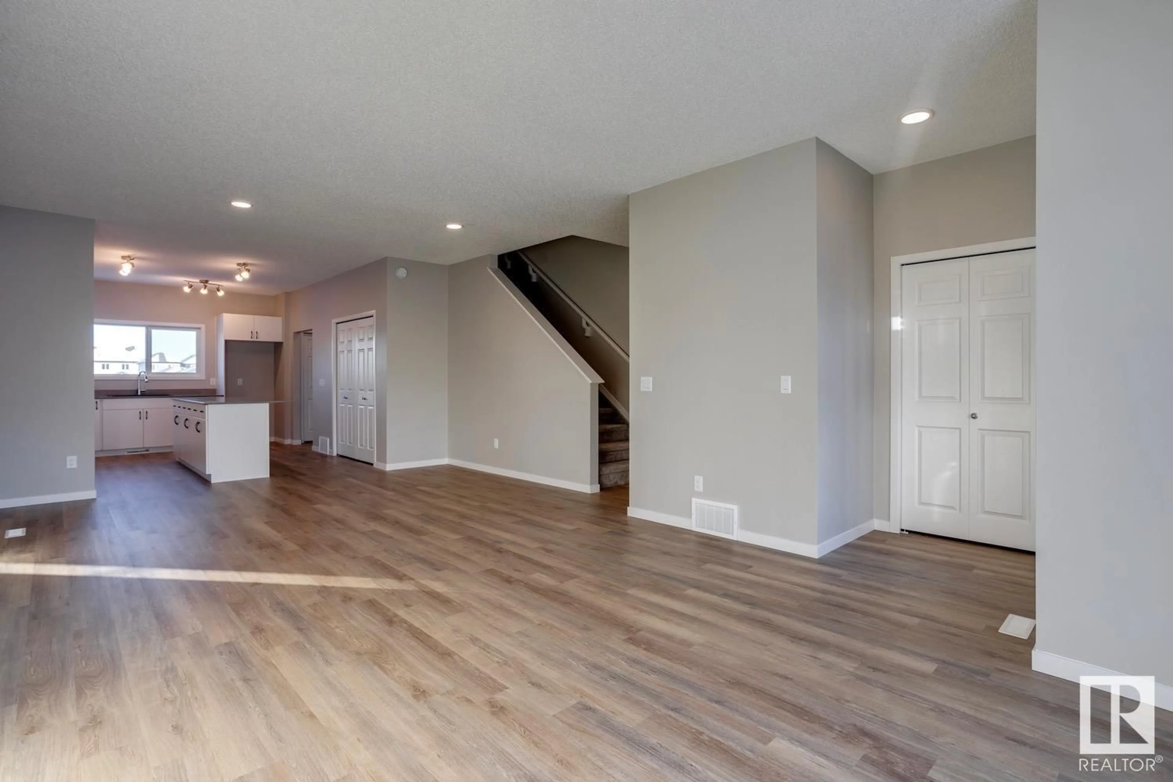 Unknown for NE - 17310 6A ST, Edmonton Alberta T5Y4E8