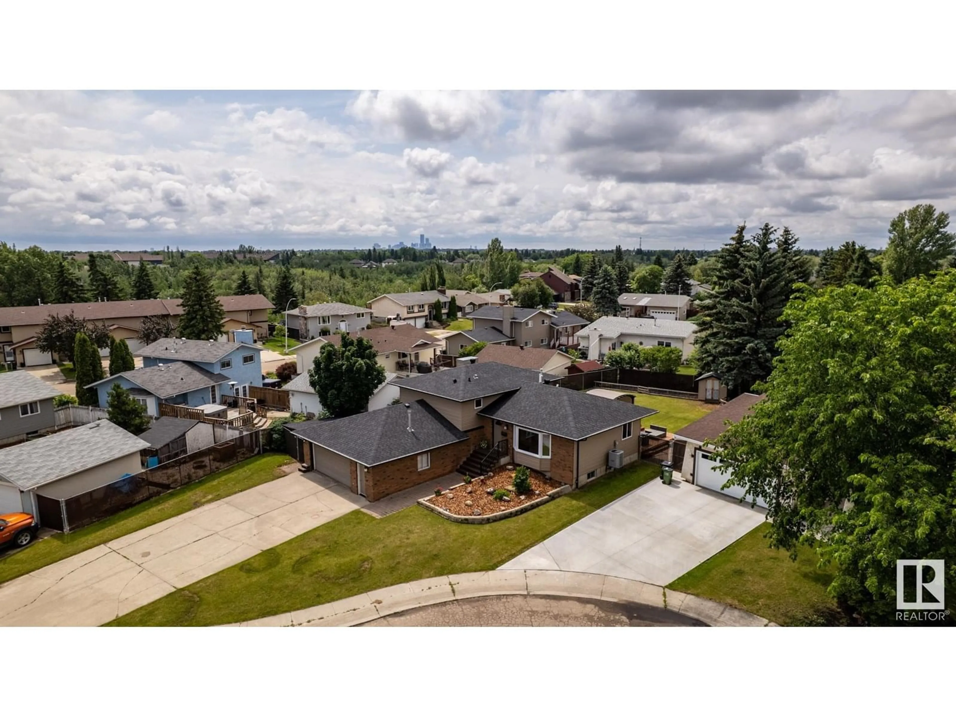 A pic from outside/outdoor area/front of a property/back of a property/a pic from drone, mountain view for 13012 32 ST, Edmonton Alberta T5A3C6