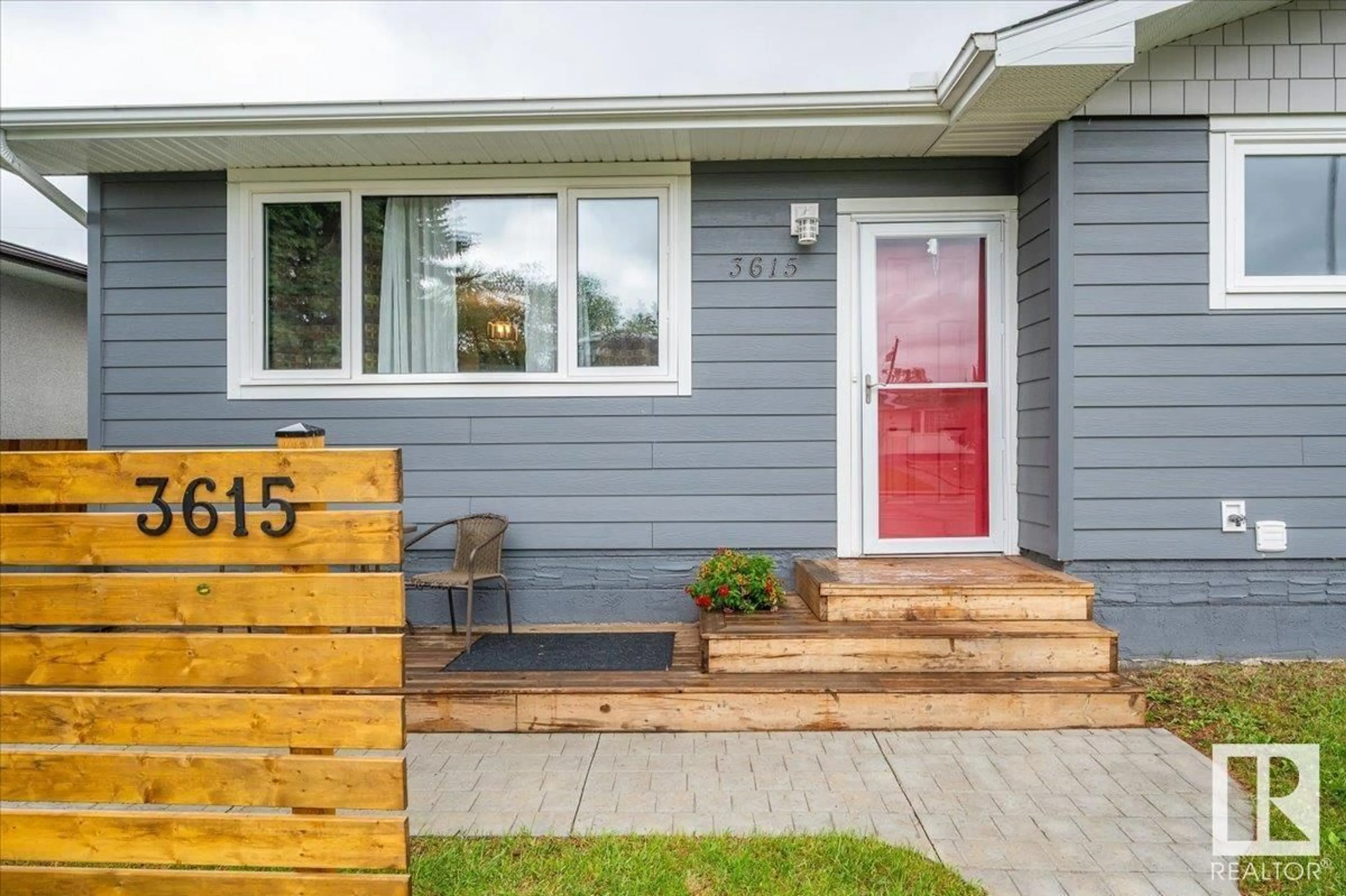 Home with vinyl exterior material, street for NW - 3615 112A ST, Edmonton Alberta T6J1J9
