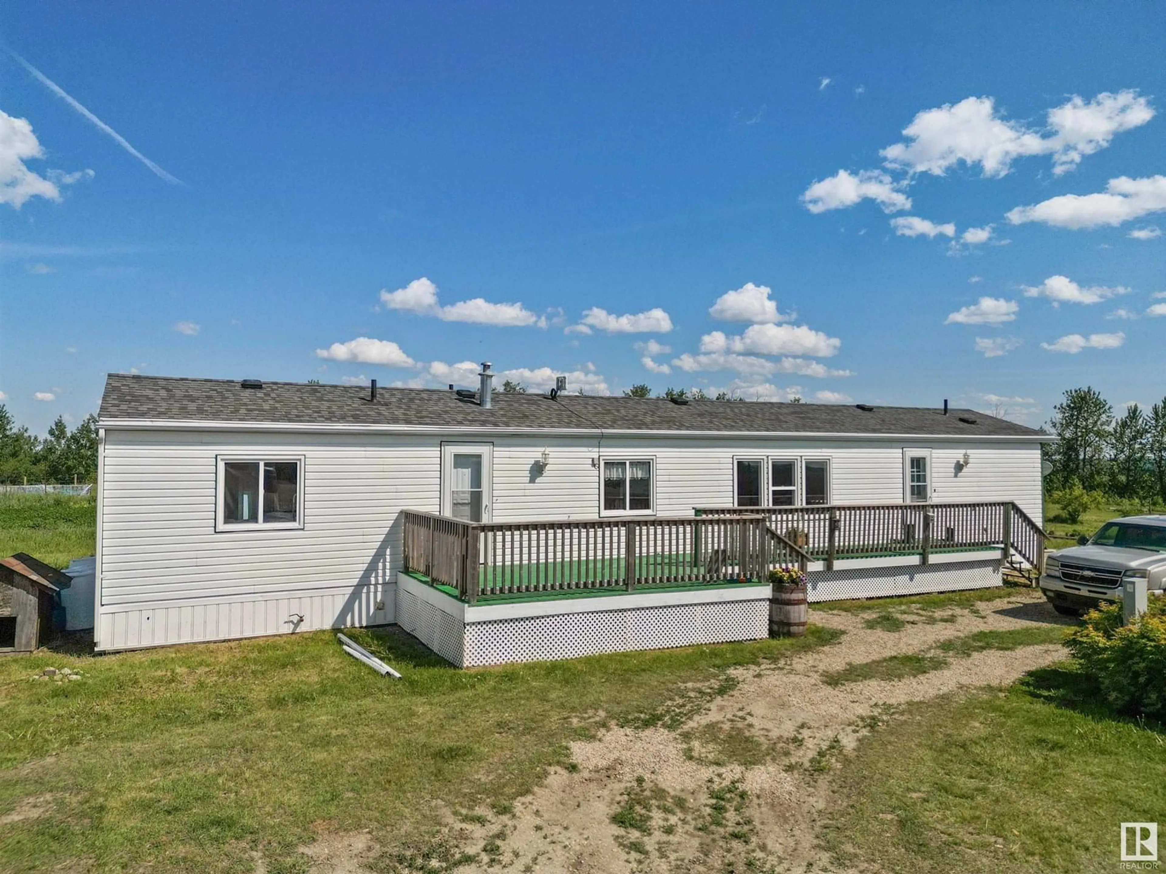 A pic from outside/outdoor area/front of a property/back of a property/a pic from drone, unknown for 6114 TWP ROAD 514, Rural Parkland County Alberta T0E2H0