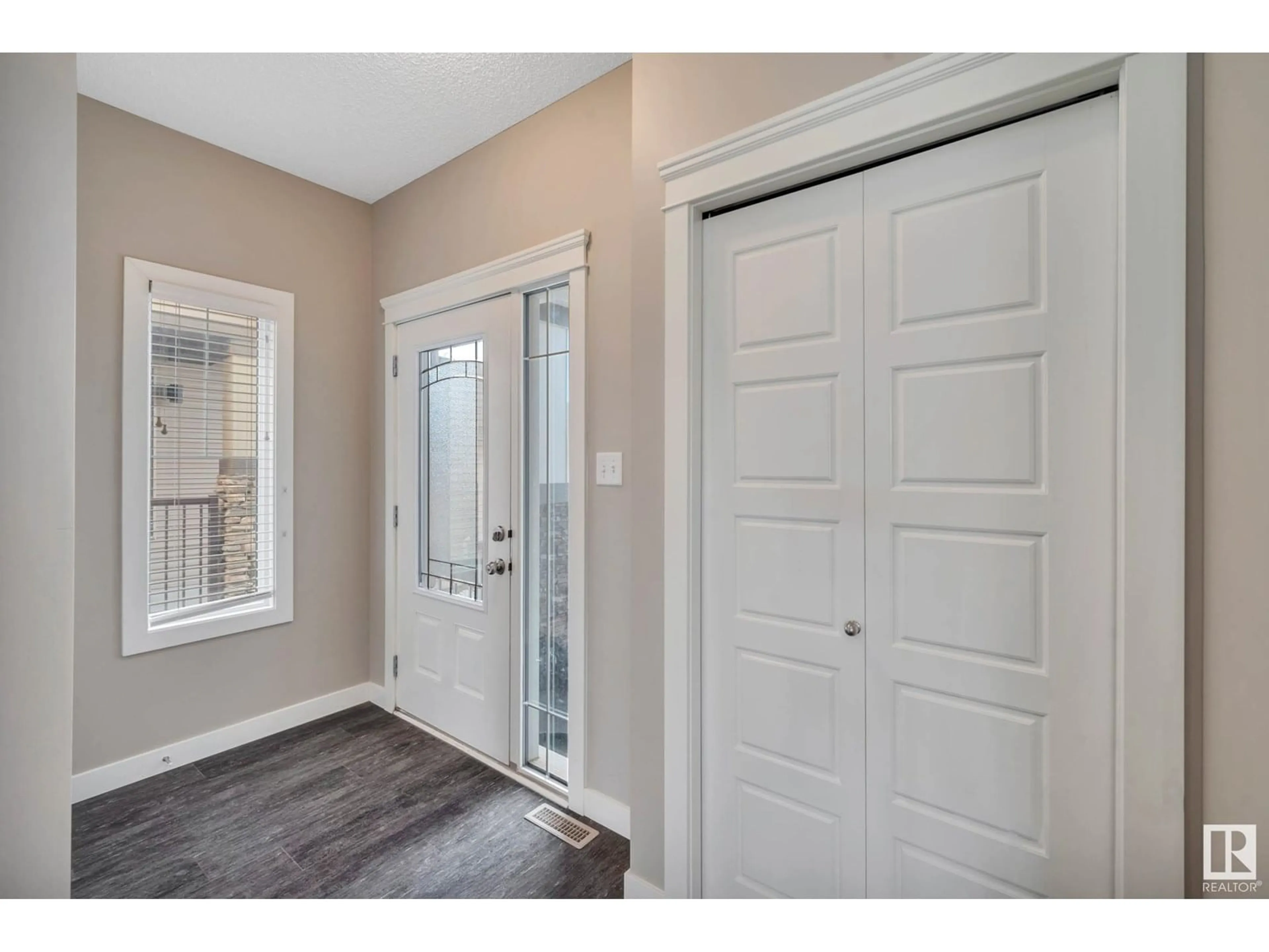 Indoor entryway for NW - 9863 222 ST, Edmonton Alberta T5T7J1
