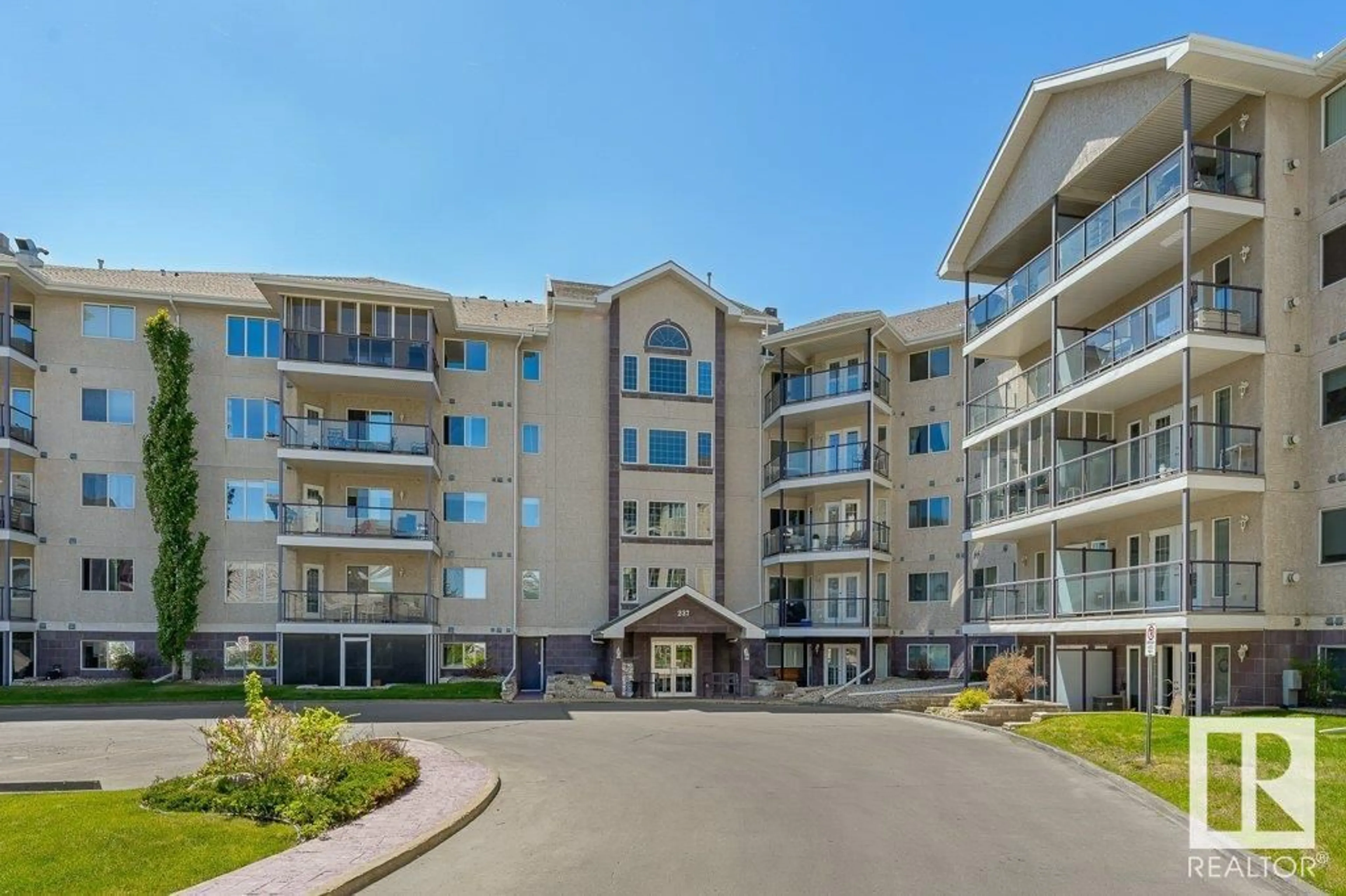 Unknown for 422 YOUVILLE DR, Edmonton Alberta T6L7G2