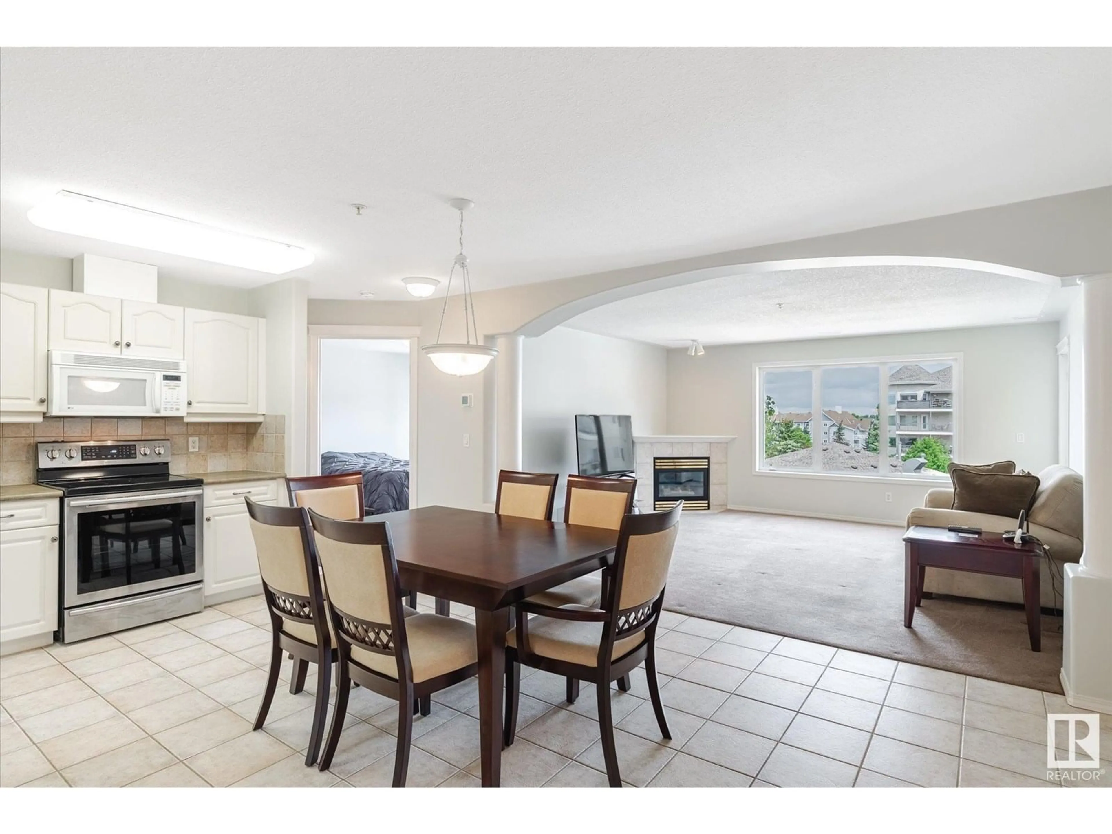 Open concept kitchen, ceramic/tile floor for 422 YOUVILLE DR, Edmonton Alberta T6L7G2