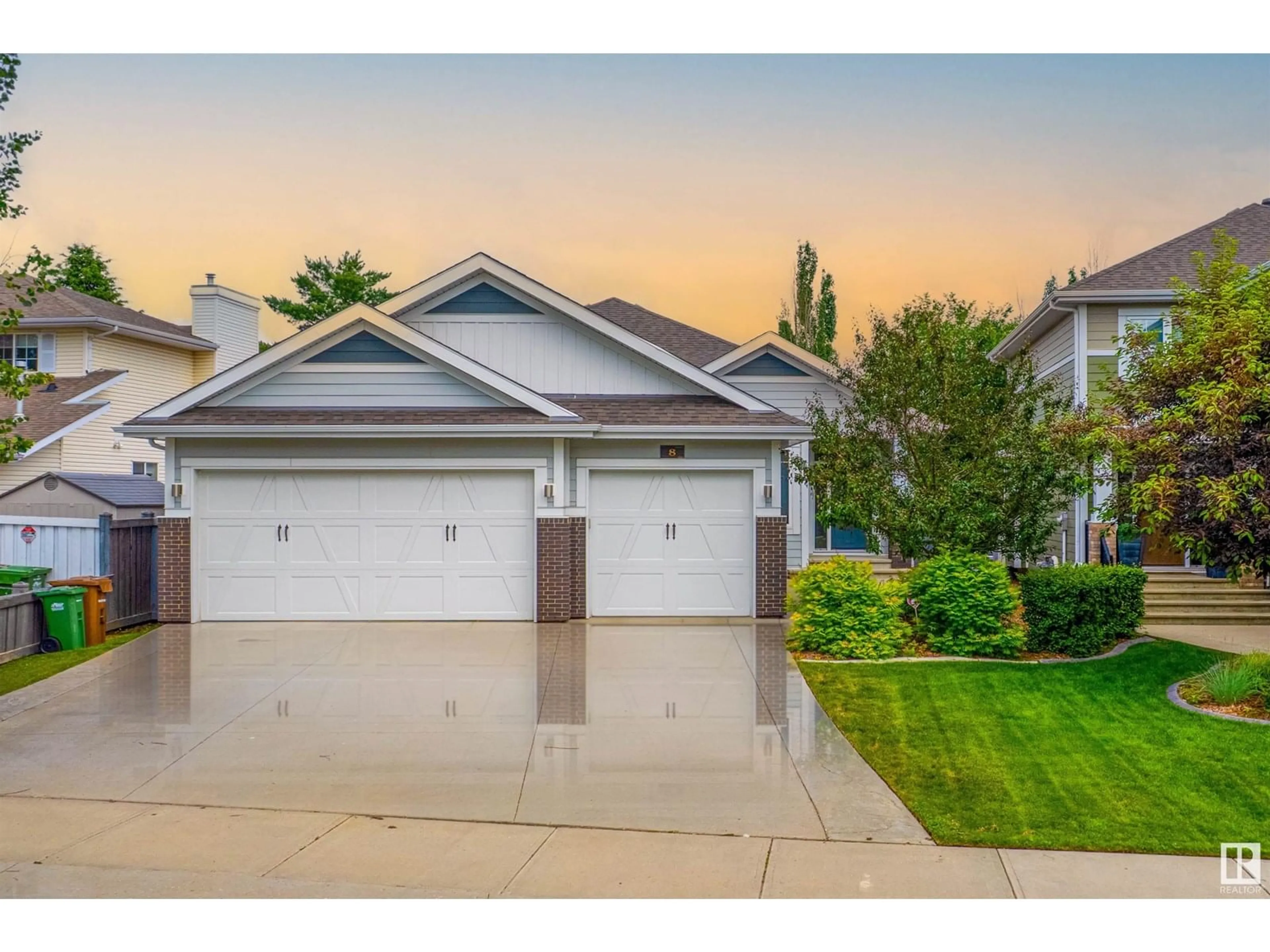 Home with vinyl exterior material, street for 8 ORCHARD CT, St. Albert Alberta T8N4K2
