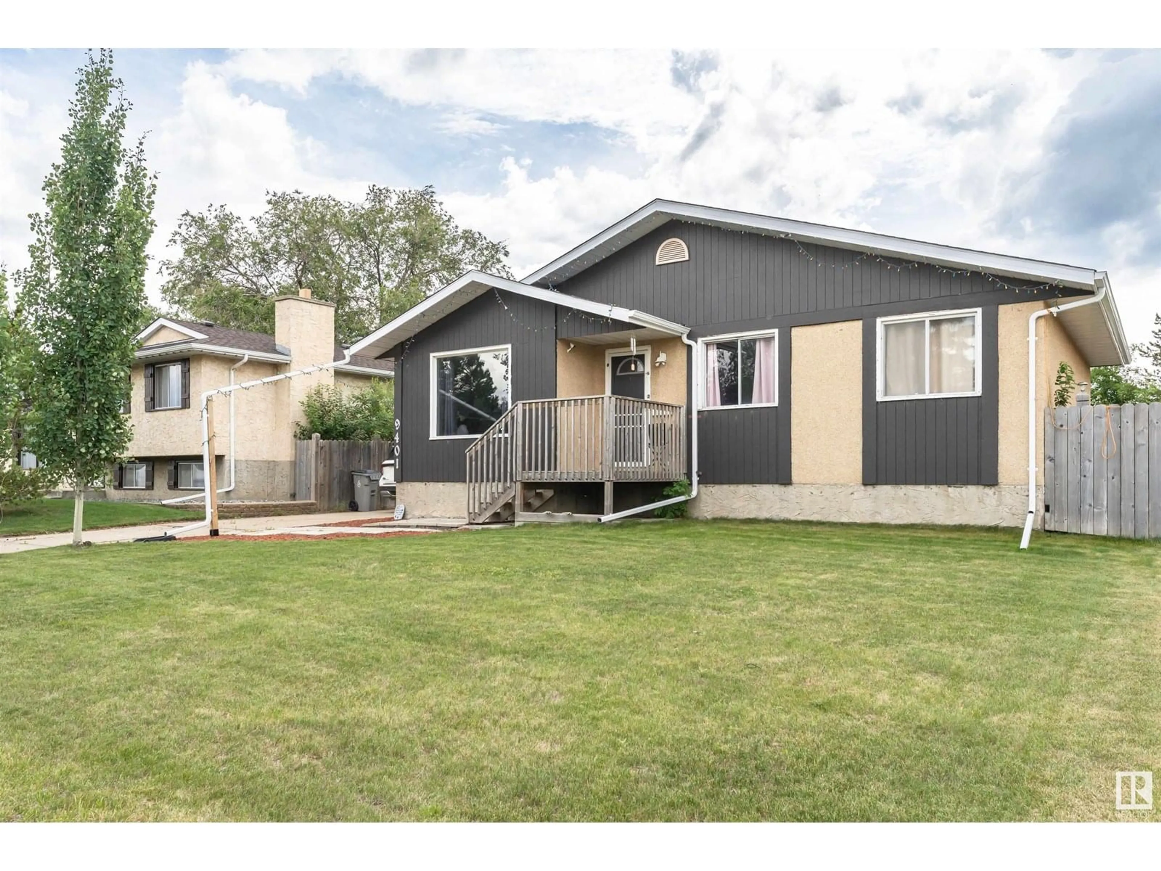 Home with vinyl exterior material, street for 9401 97 AV, Morinville Alberta T8R1J3