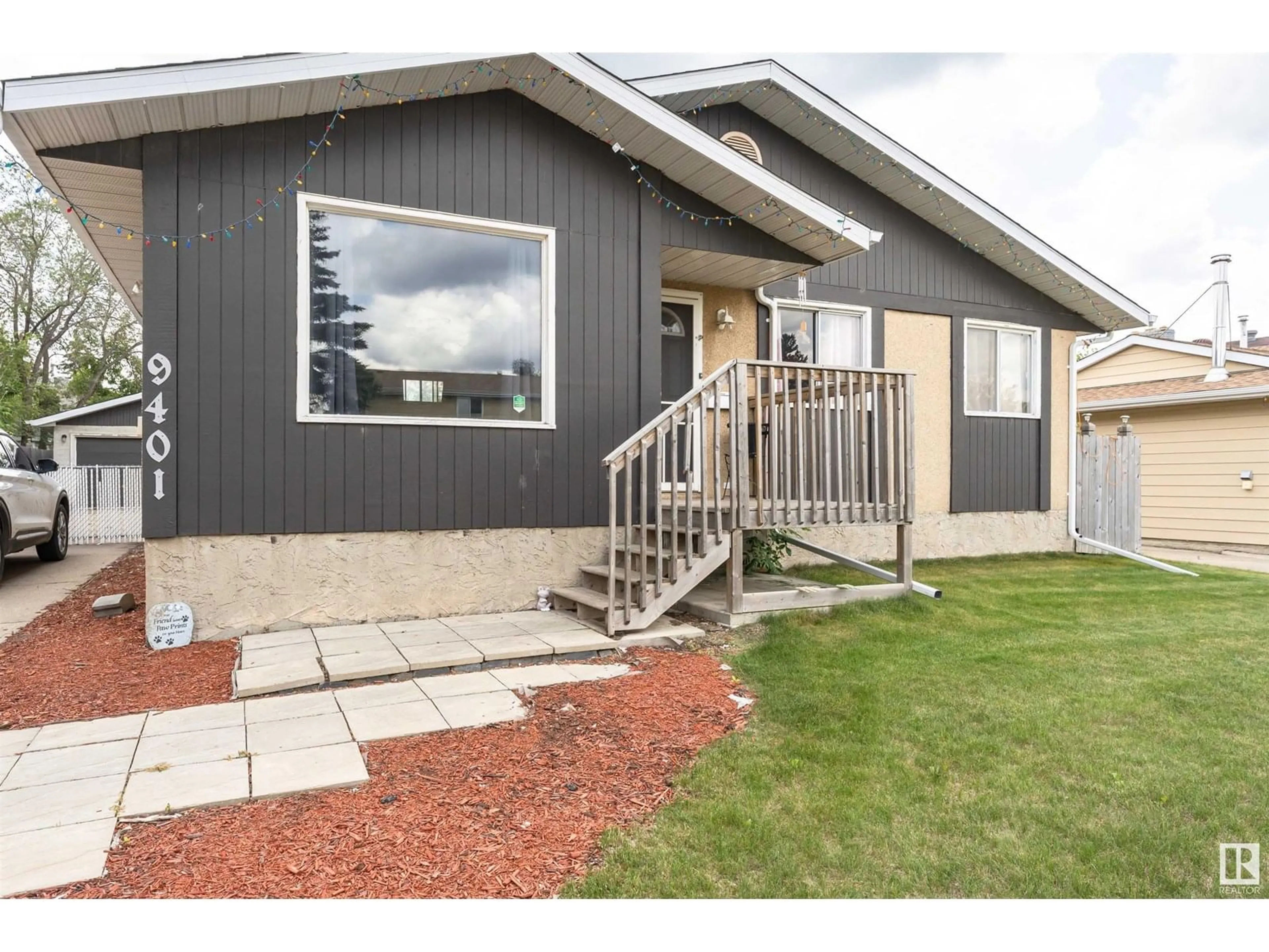 Home with vinyl exterior material, unknown for 9401 97 AV, Morinville Alberta T8R1J3