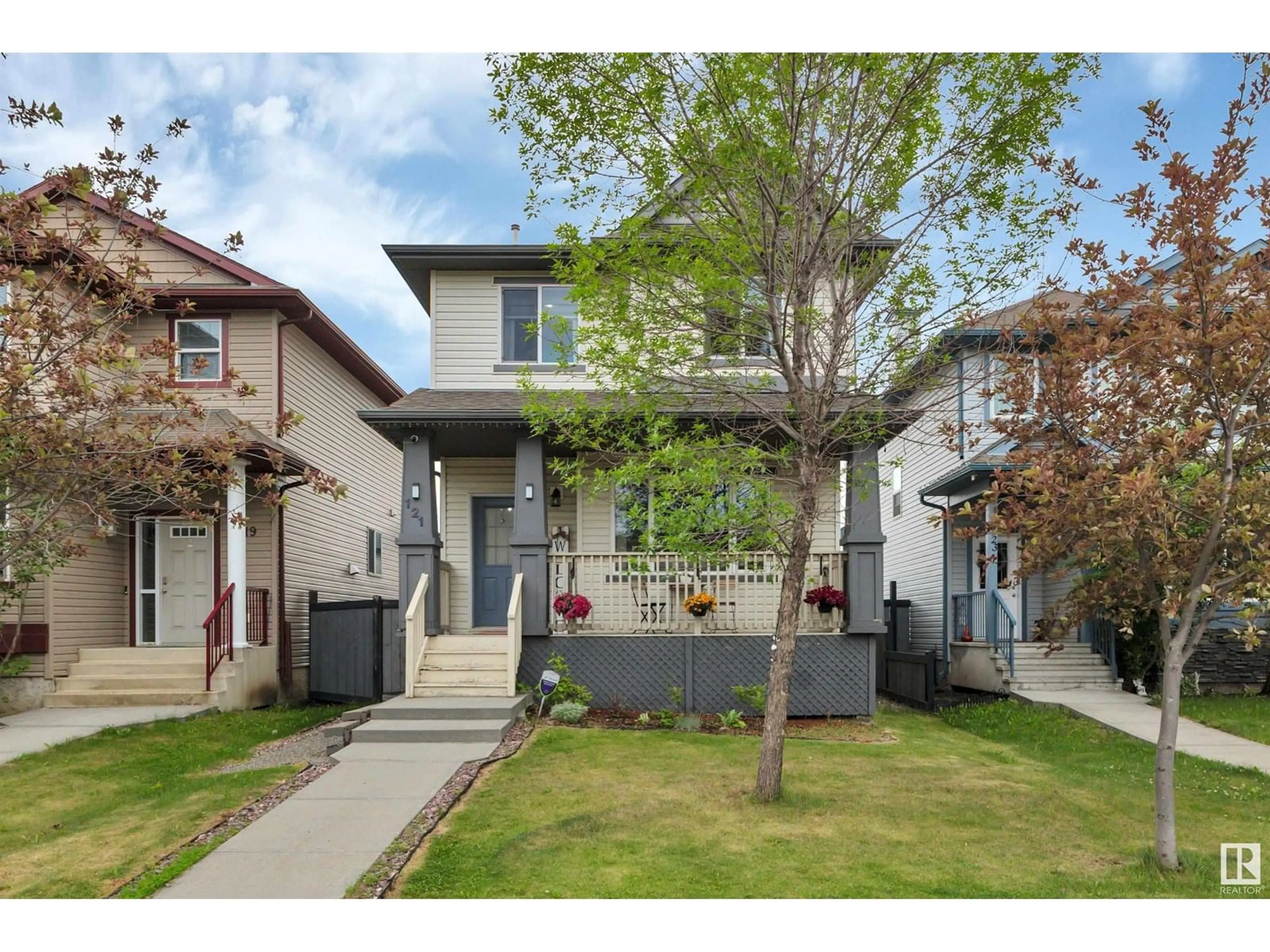 Home with vinyl exterior material, street for 121 KEYSTONE CR, Leduc Alberta T9E0J5