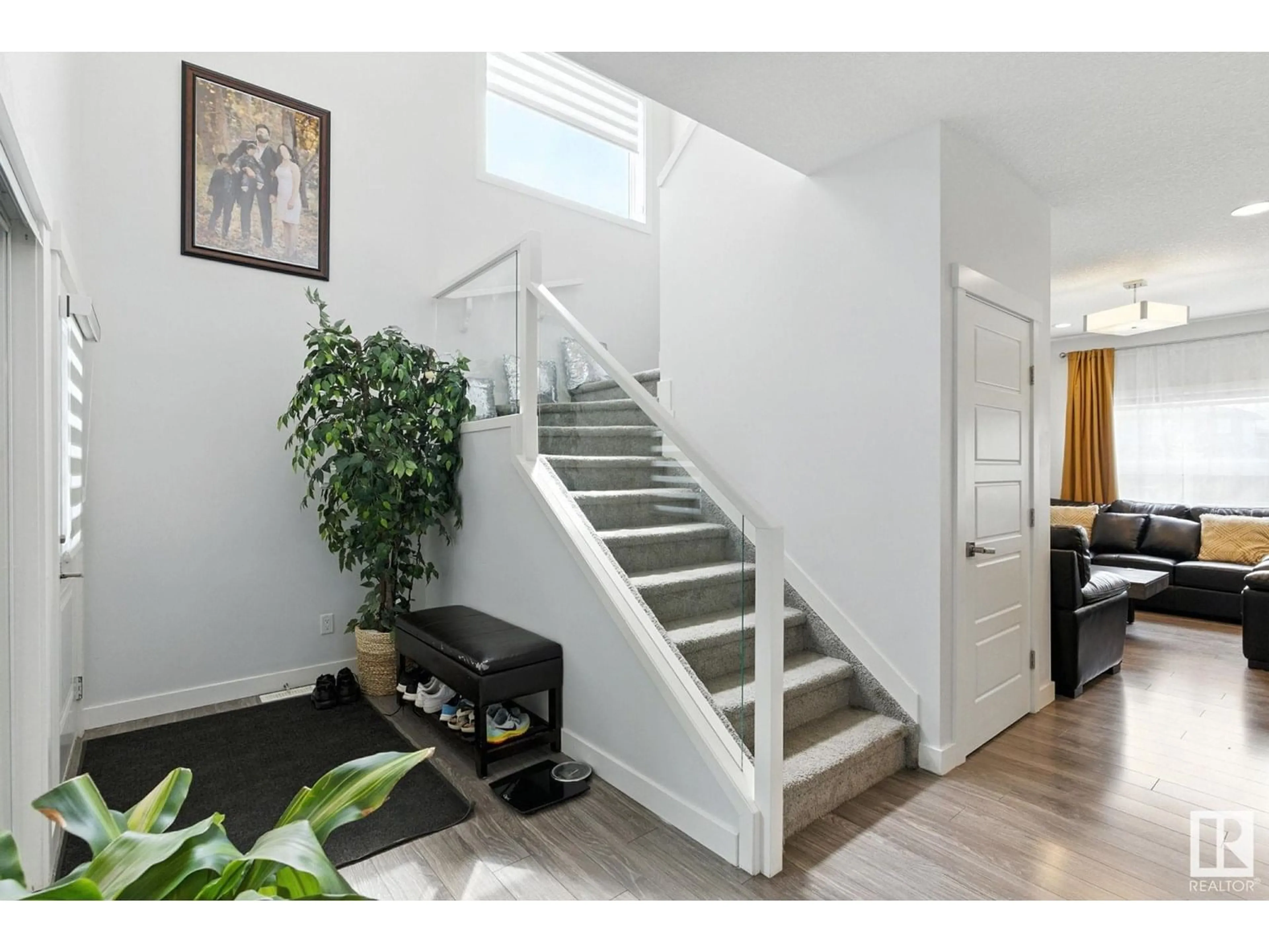 Indoor entryway for SW - 17707 13 AV, Edmonton Alberta T6W2J7