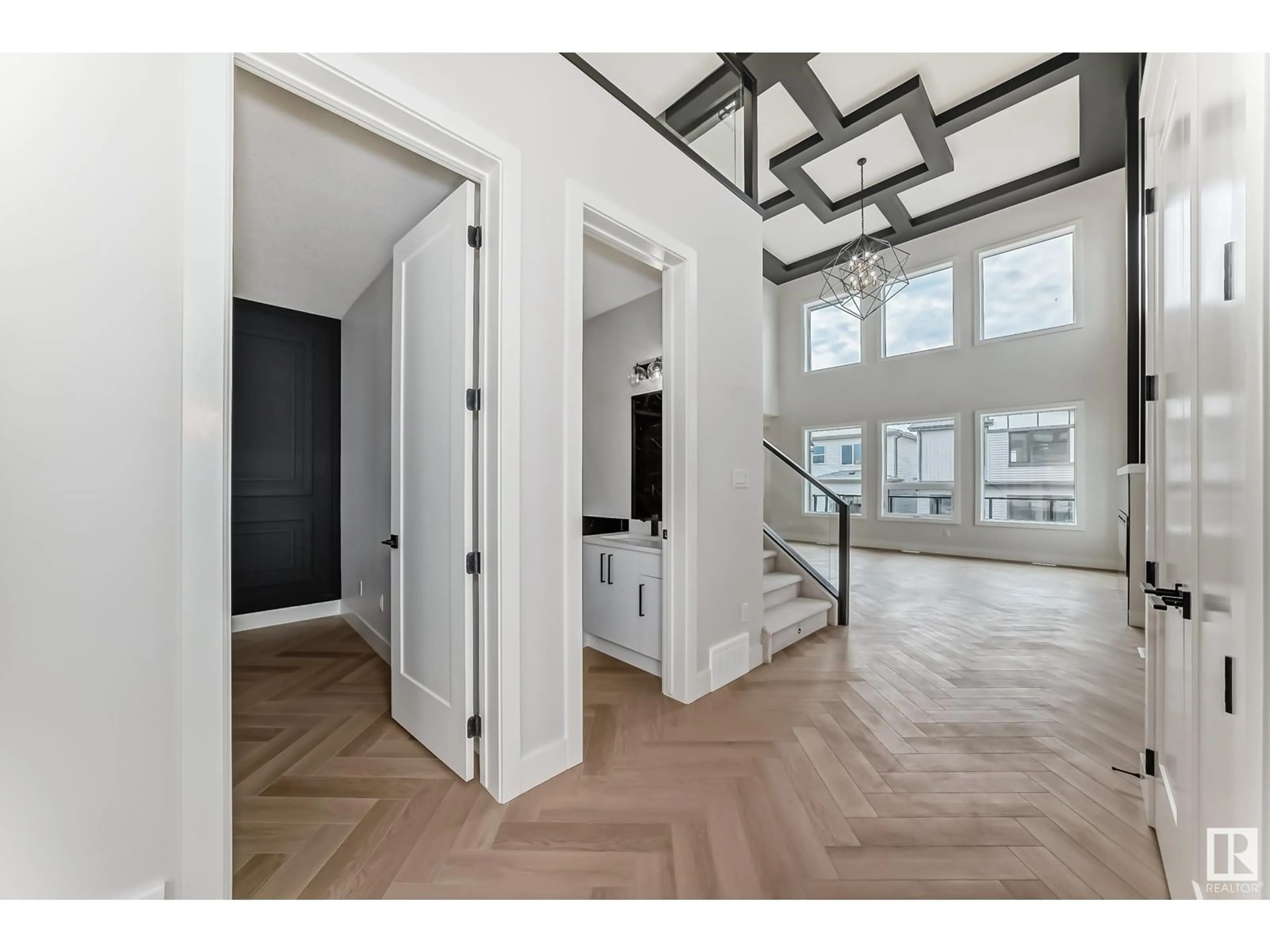 Indoor entryway for SW - 7030 KIVIAQ CR, Edmonton Alberta T6W5R3