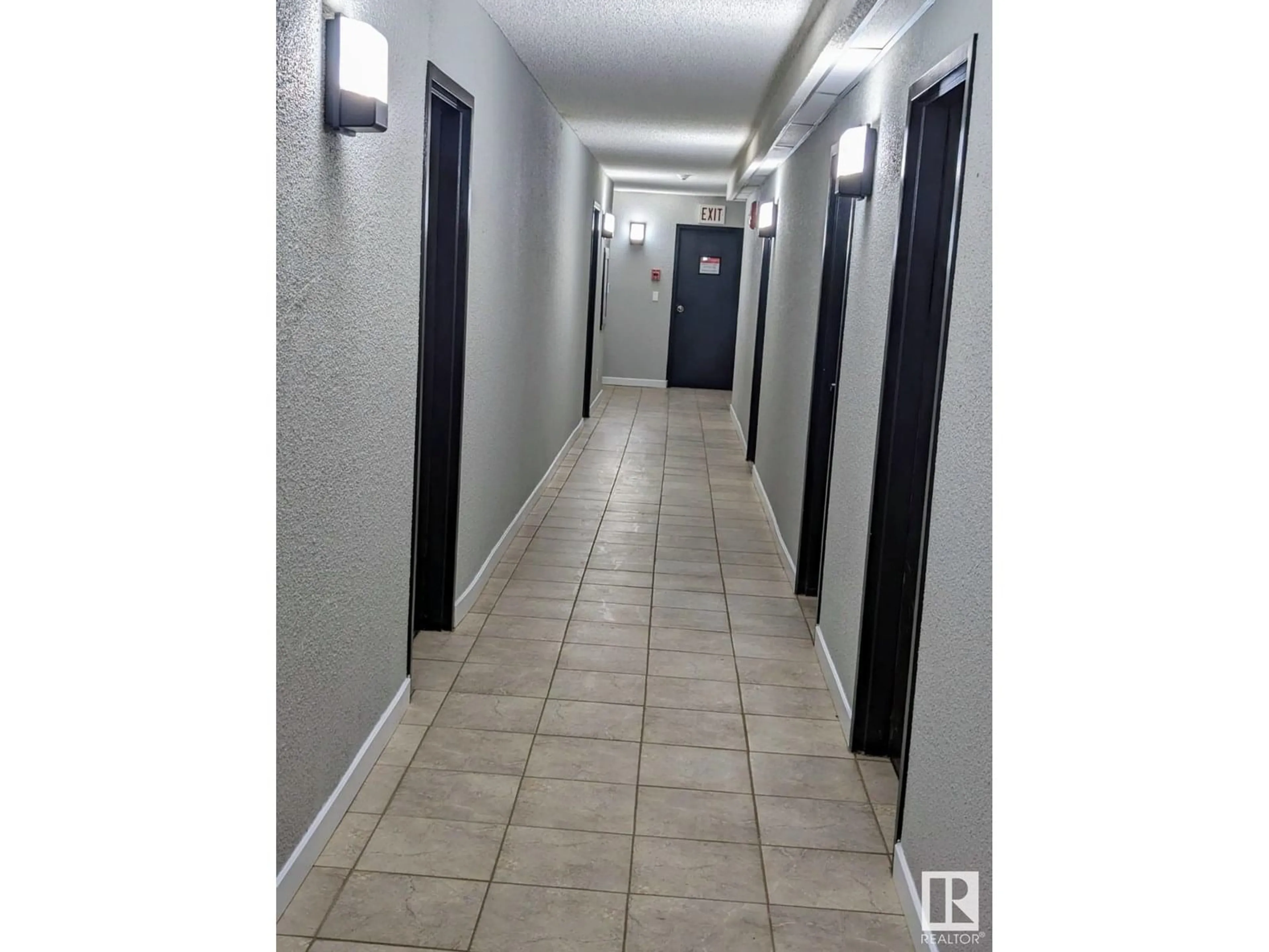 Indoor foyer for NW - 611 12811 66 ST, Edmonton Alberta T5C0A4