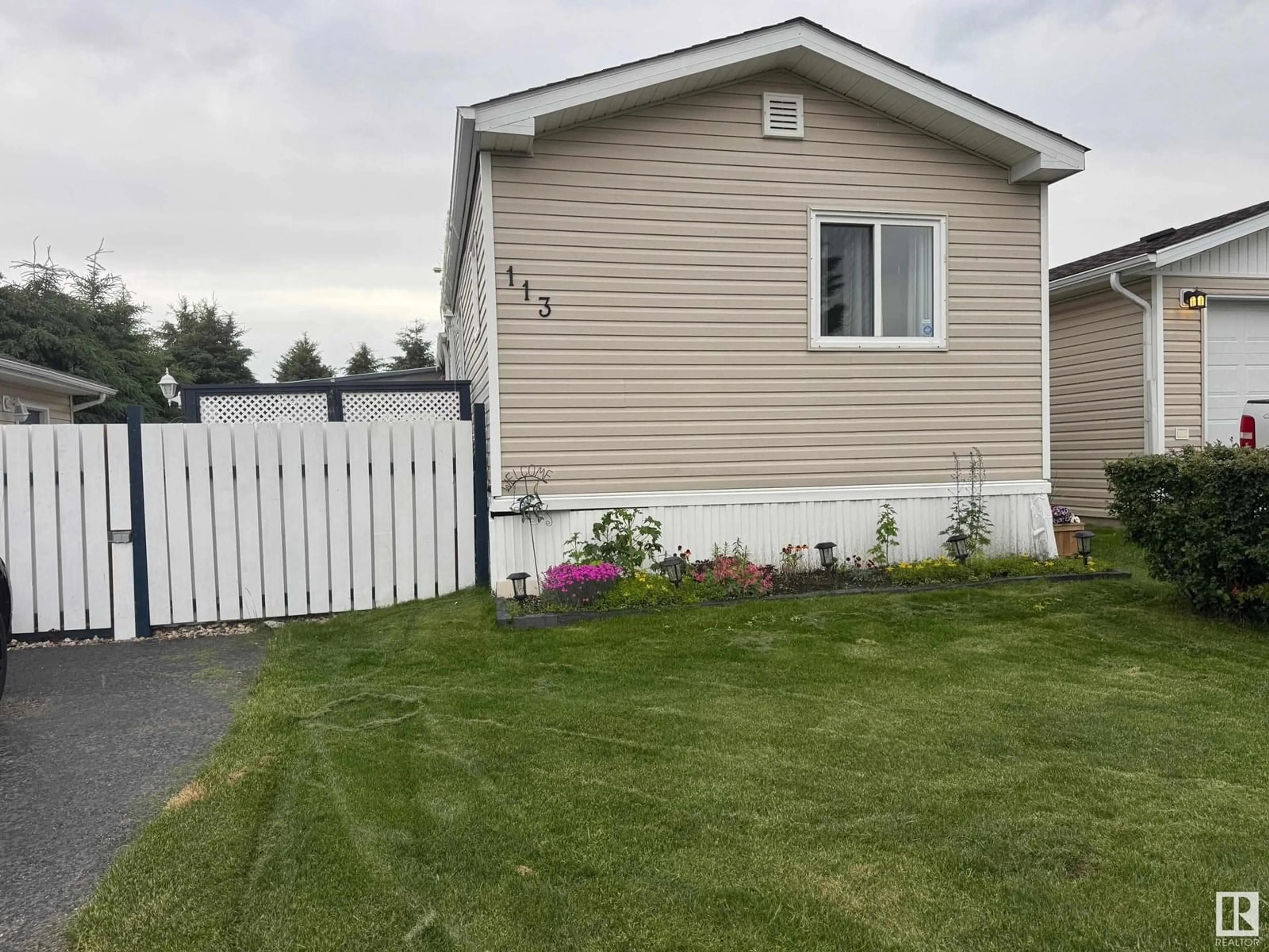Unknown for 113 - 3400 48 ST, Stony Plain Alberta T7Z1V9