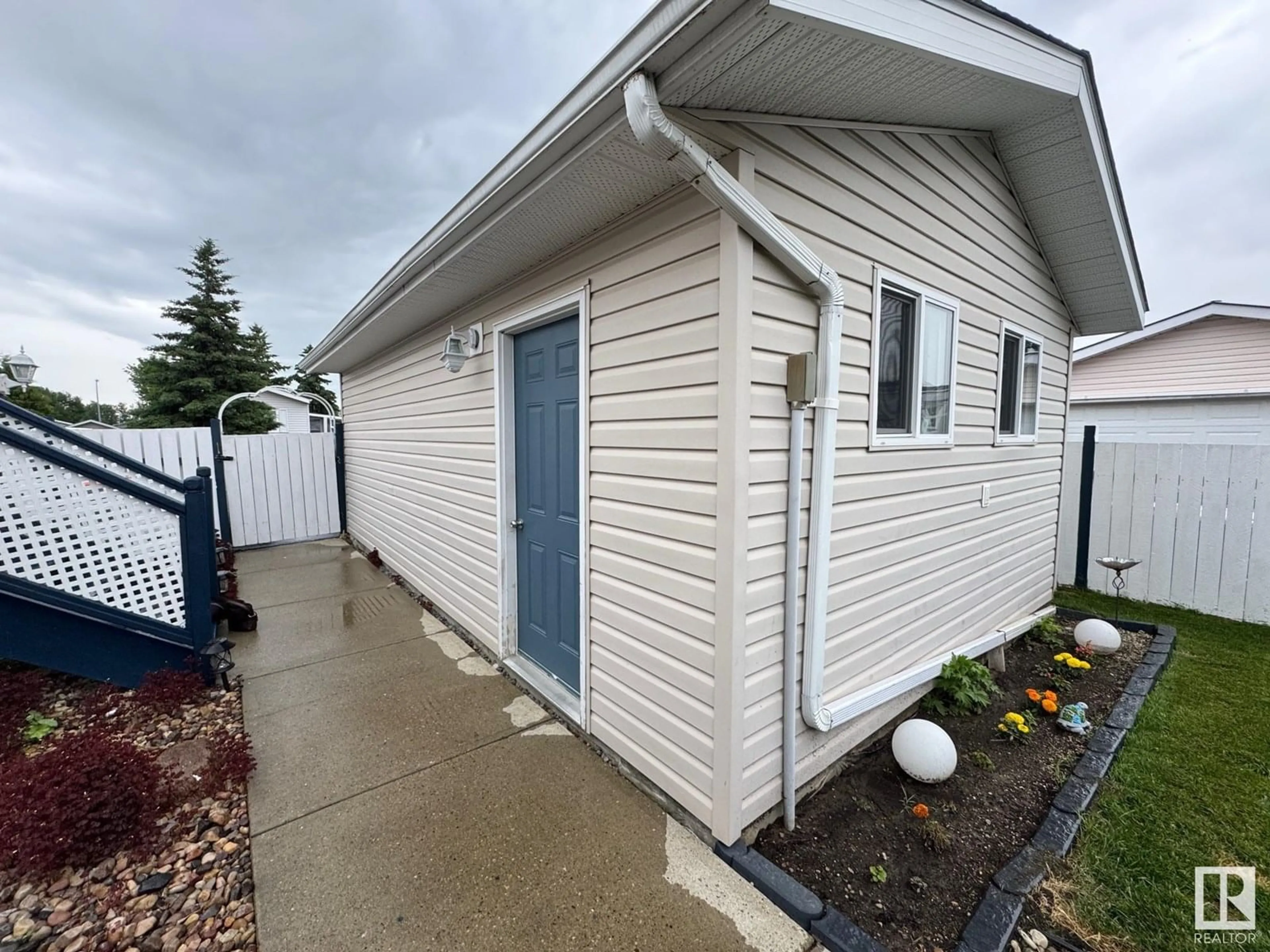 Unknown for 113 - 3400 48 ST, Stony Plain Alberta T7Z1V9