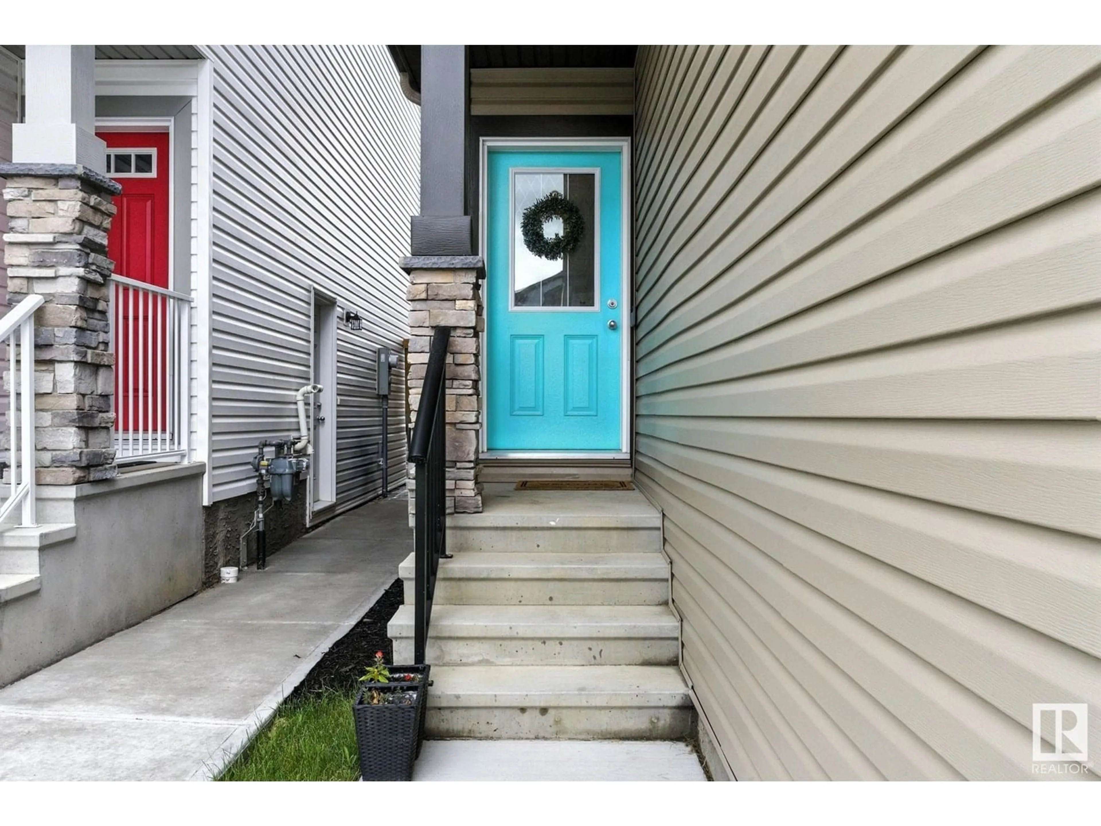 Indoor entryway for NW - 1742 ERKER WY, Edmonton Alberta T6M1J2