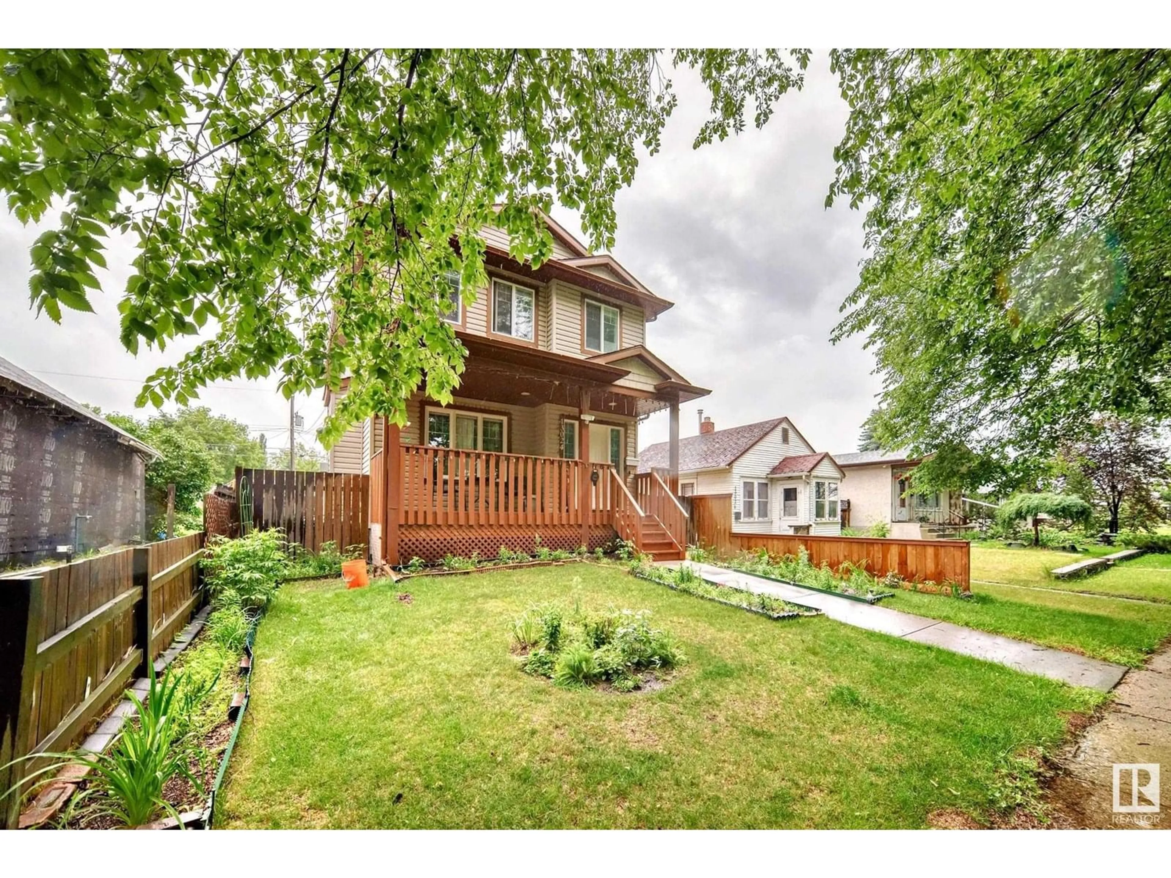 Unknown for 13024 64 ST, Edmonton Alberta T5A0Y2