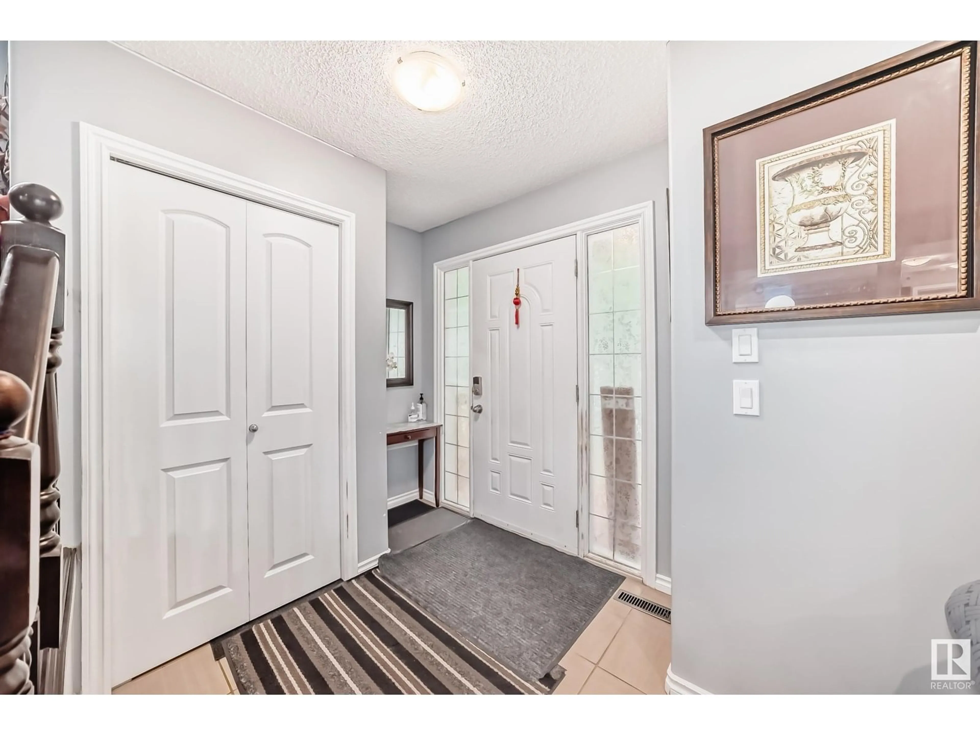 Indoor entryway for 13024 64 ST, Edmonton Alberta T5A0Y2
