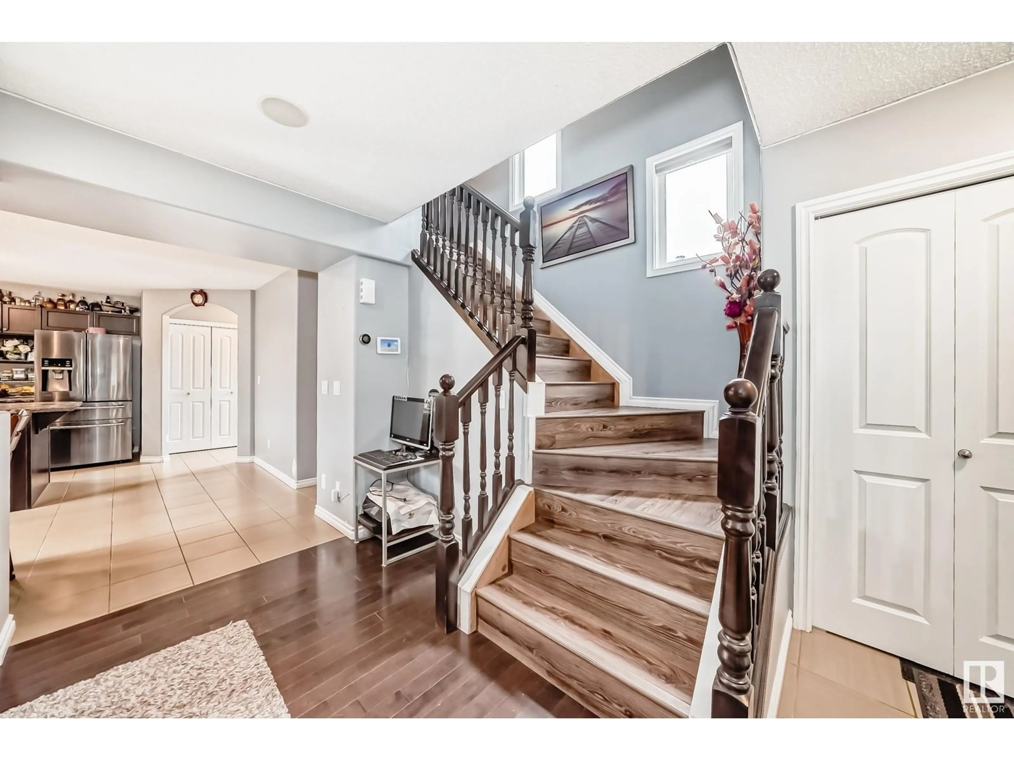 Indoor entryway for 13024 64 ST, Edmonton Alberta T5A0Y2