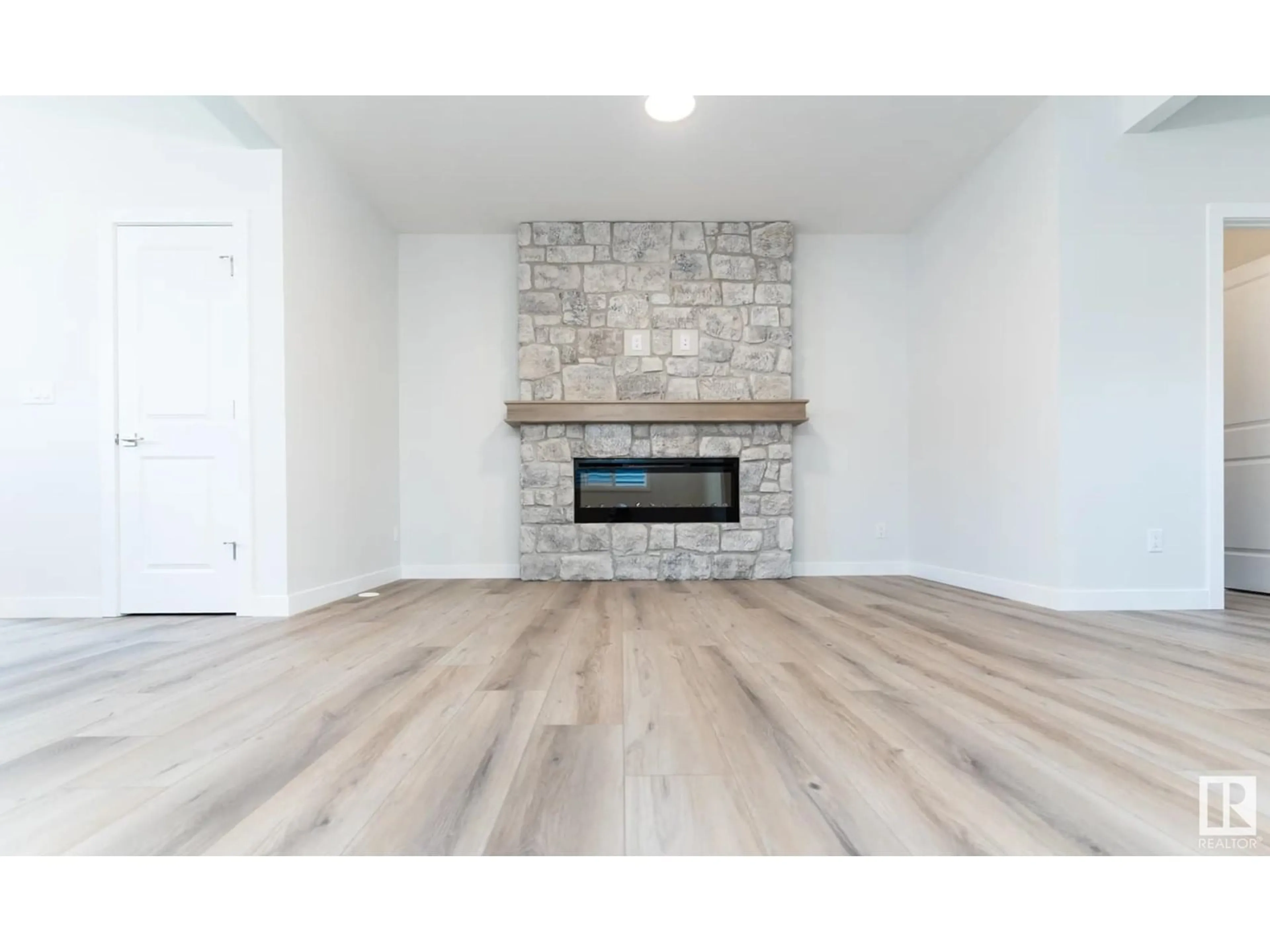 Unknown for 6134 CARR RD, Edmonton Alberta T5E6Y3