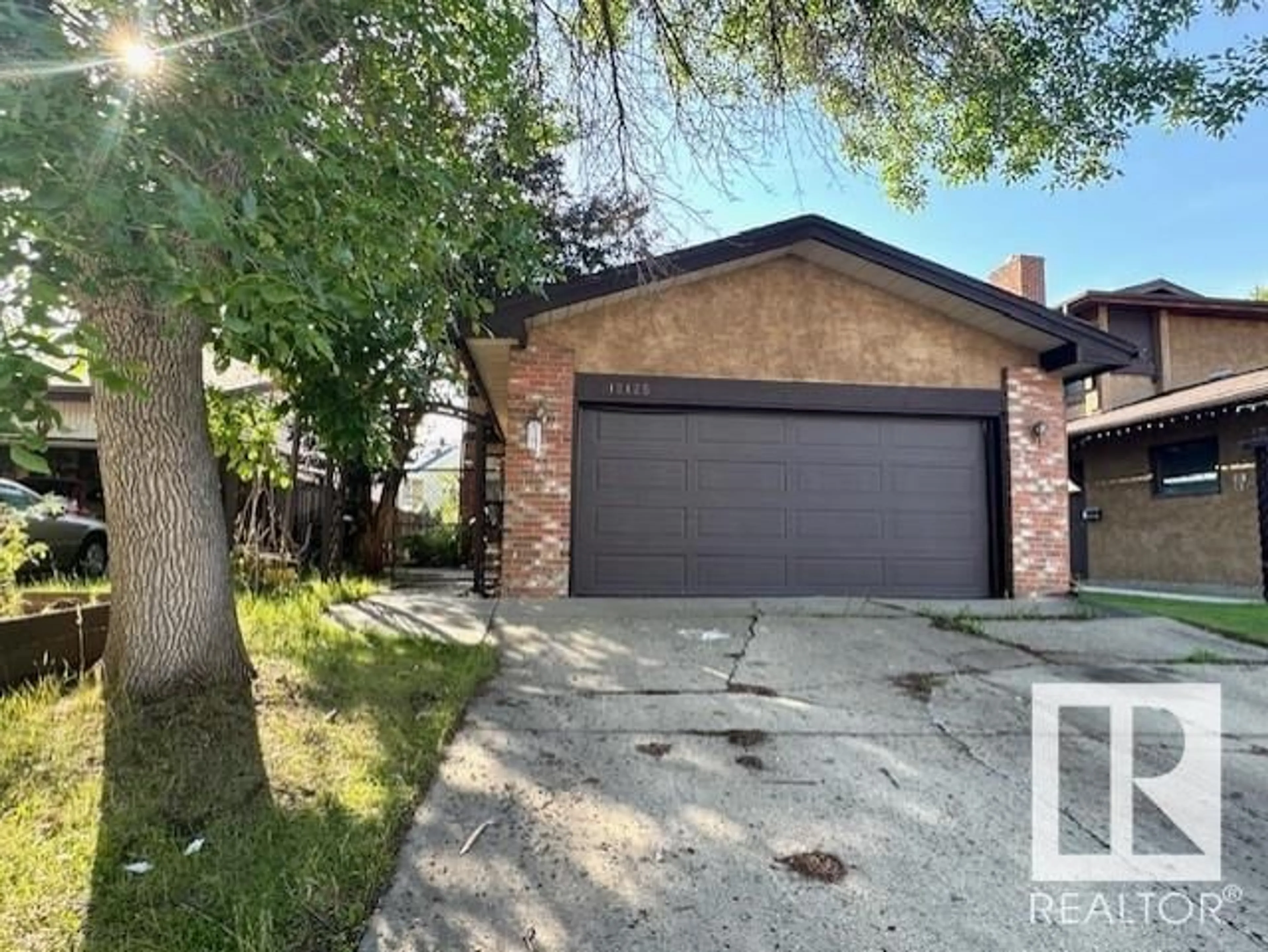 Unknown for 12125 25 AV, Edmonton Alberta T6J4S7