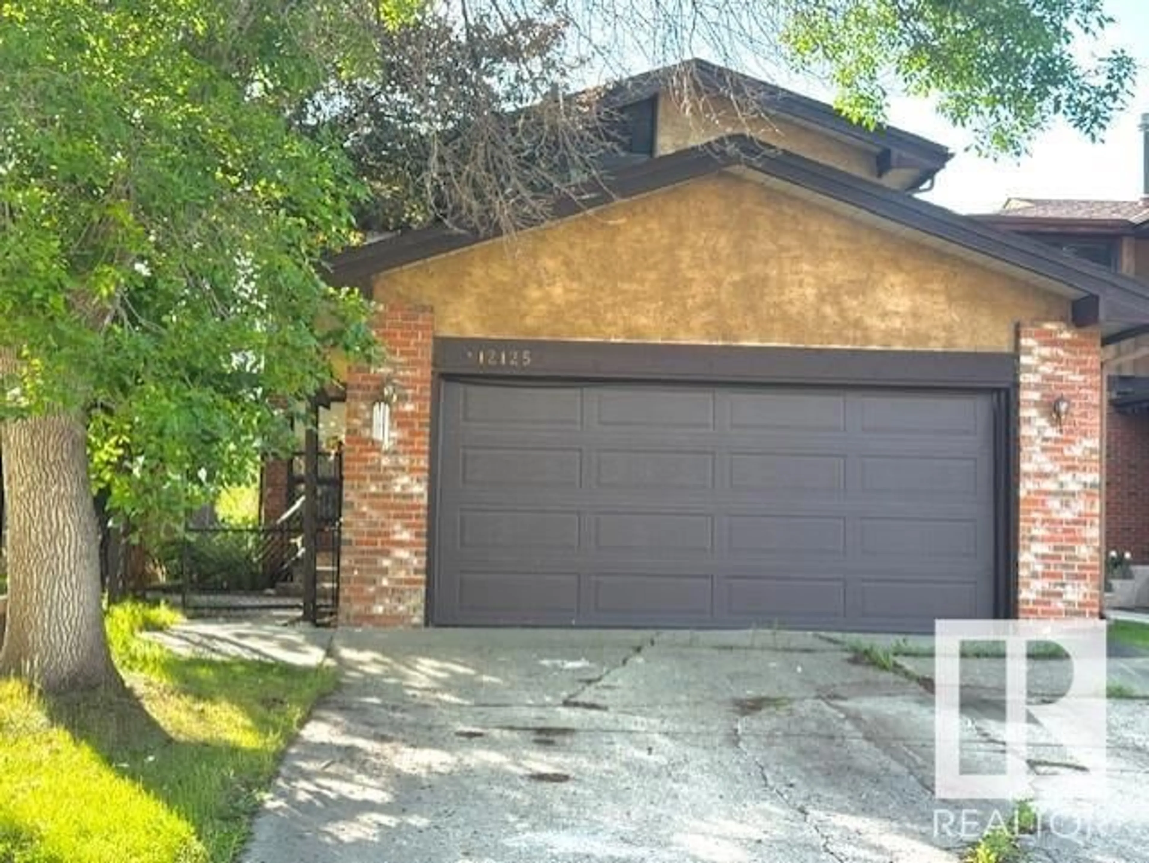 Unknown for 12125 25 AV, Edmonton Alberta T6J4S7