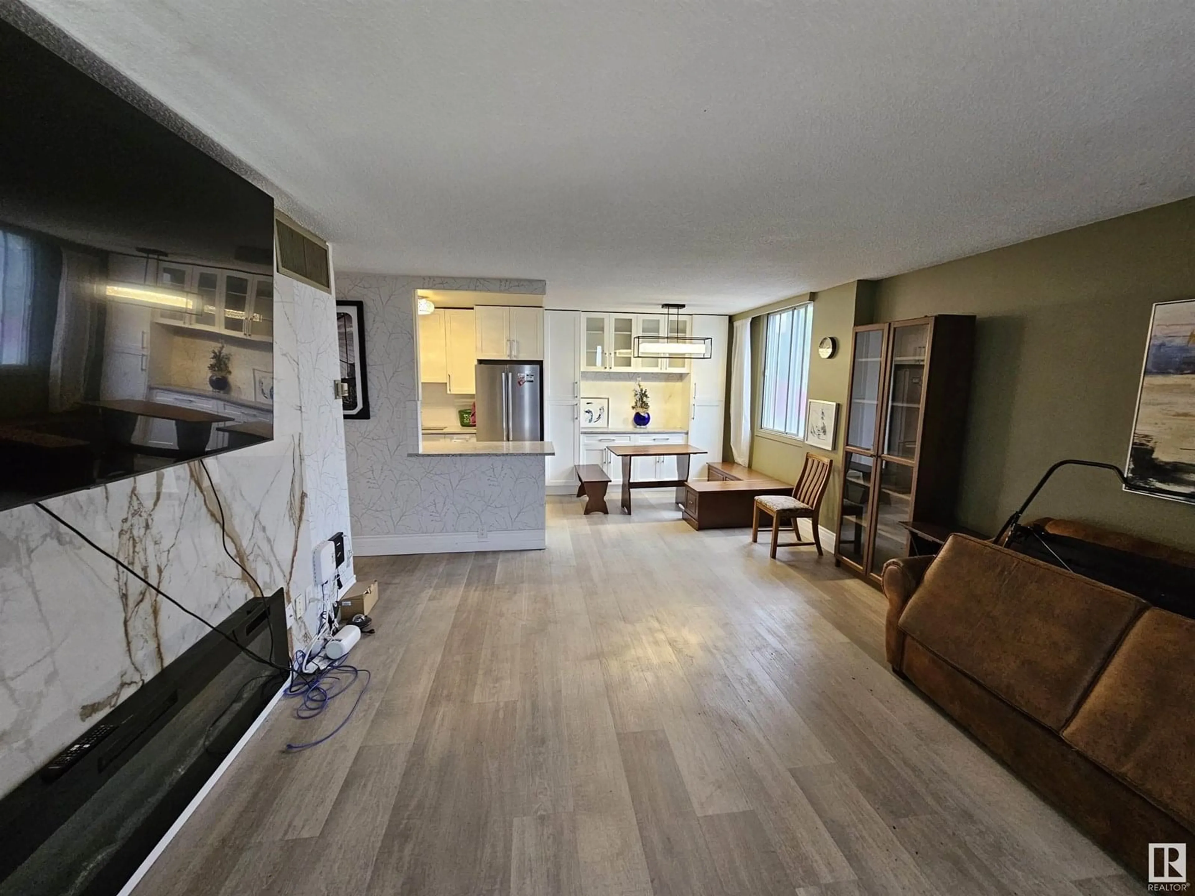 A pic of a room for 207 - 9903 104 ST, Edmonton Alberta T5K0E4