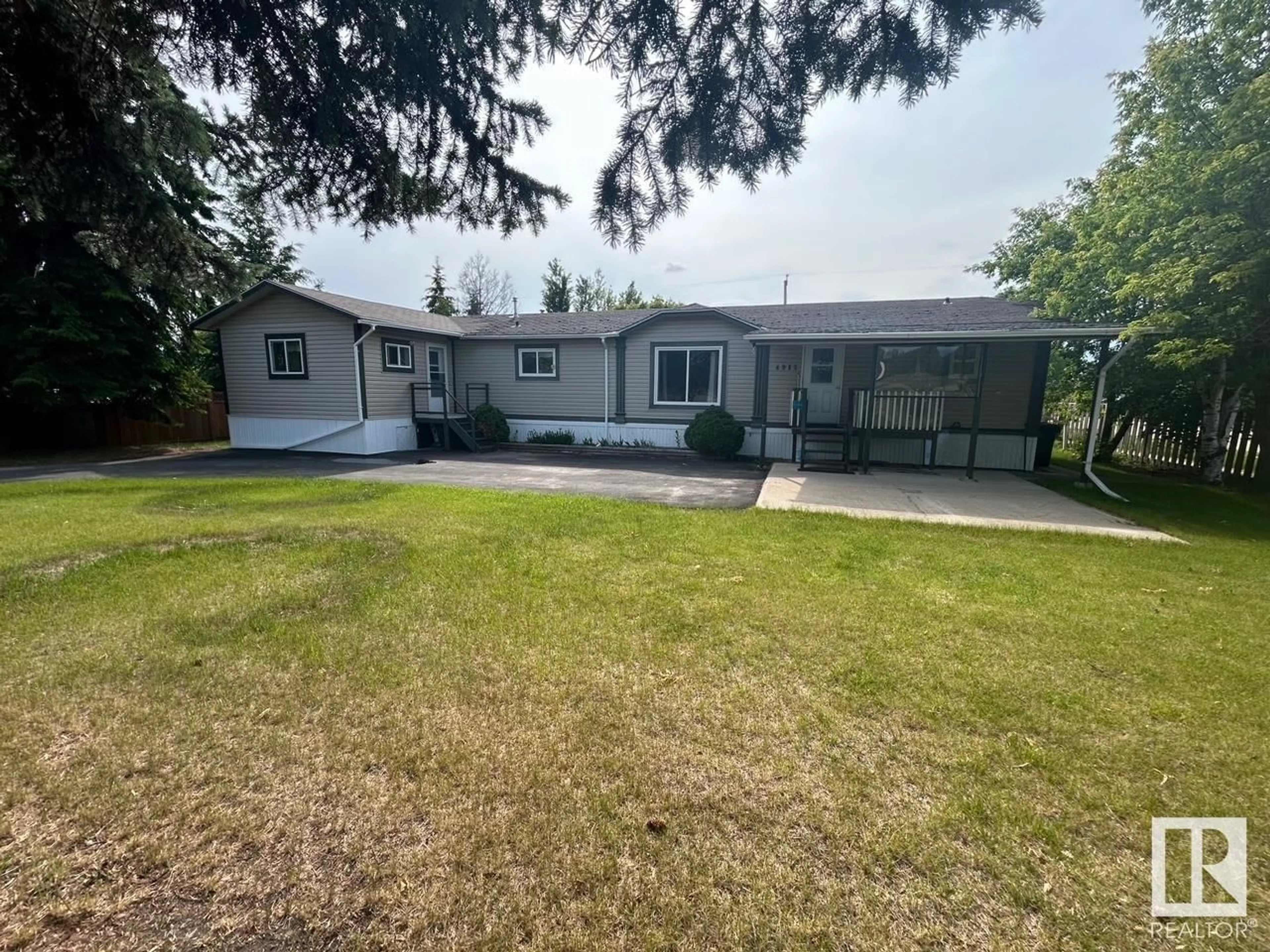 A pic from outside/outdoor area/front of a property/back of a property/a pic from drone, unknown for 4912 48 ST, Ardmore Alberta T9N0B0