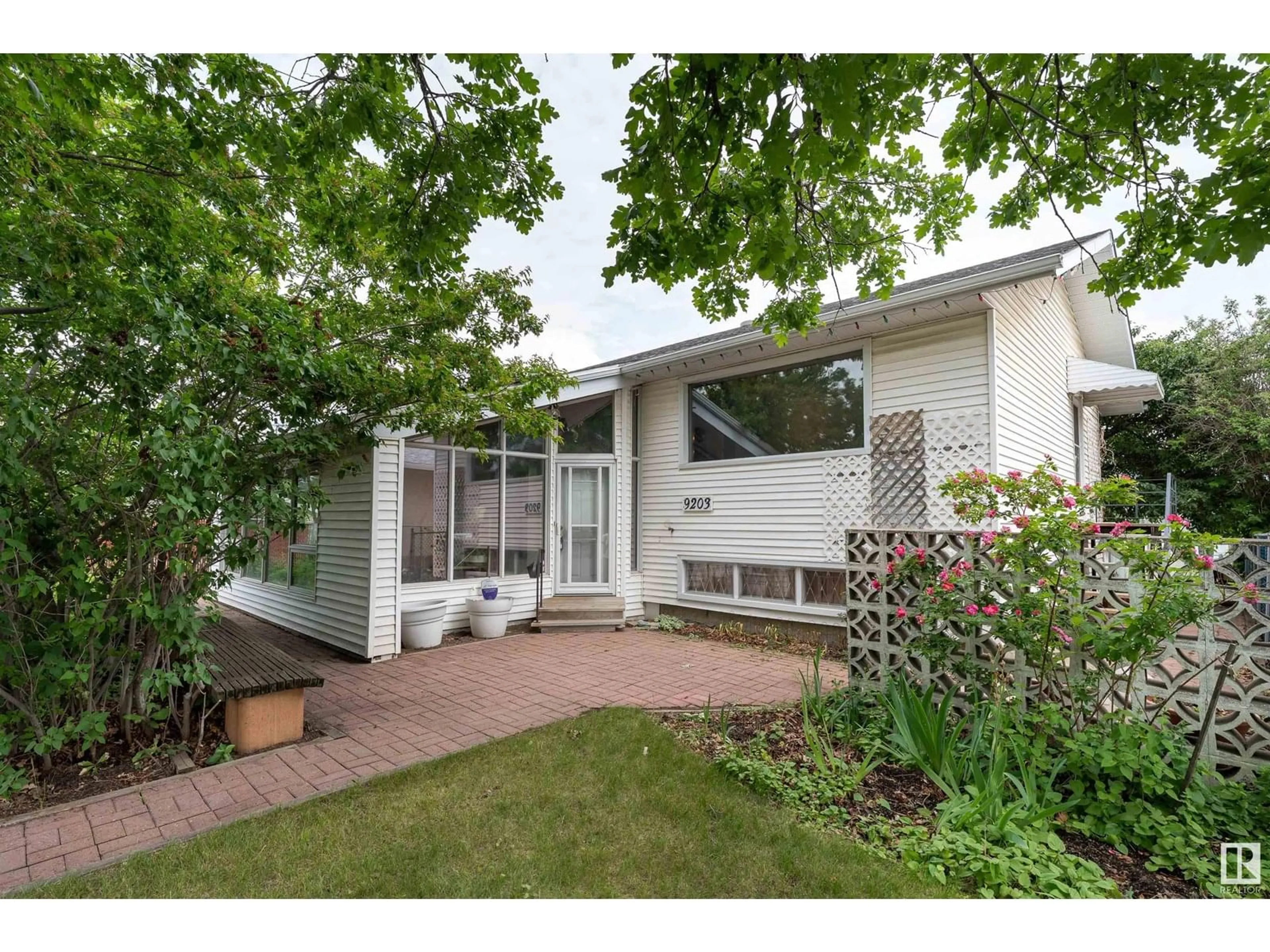 Unknown for NW - 9203 69 ST, Edmonton Alberta T6B1V8