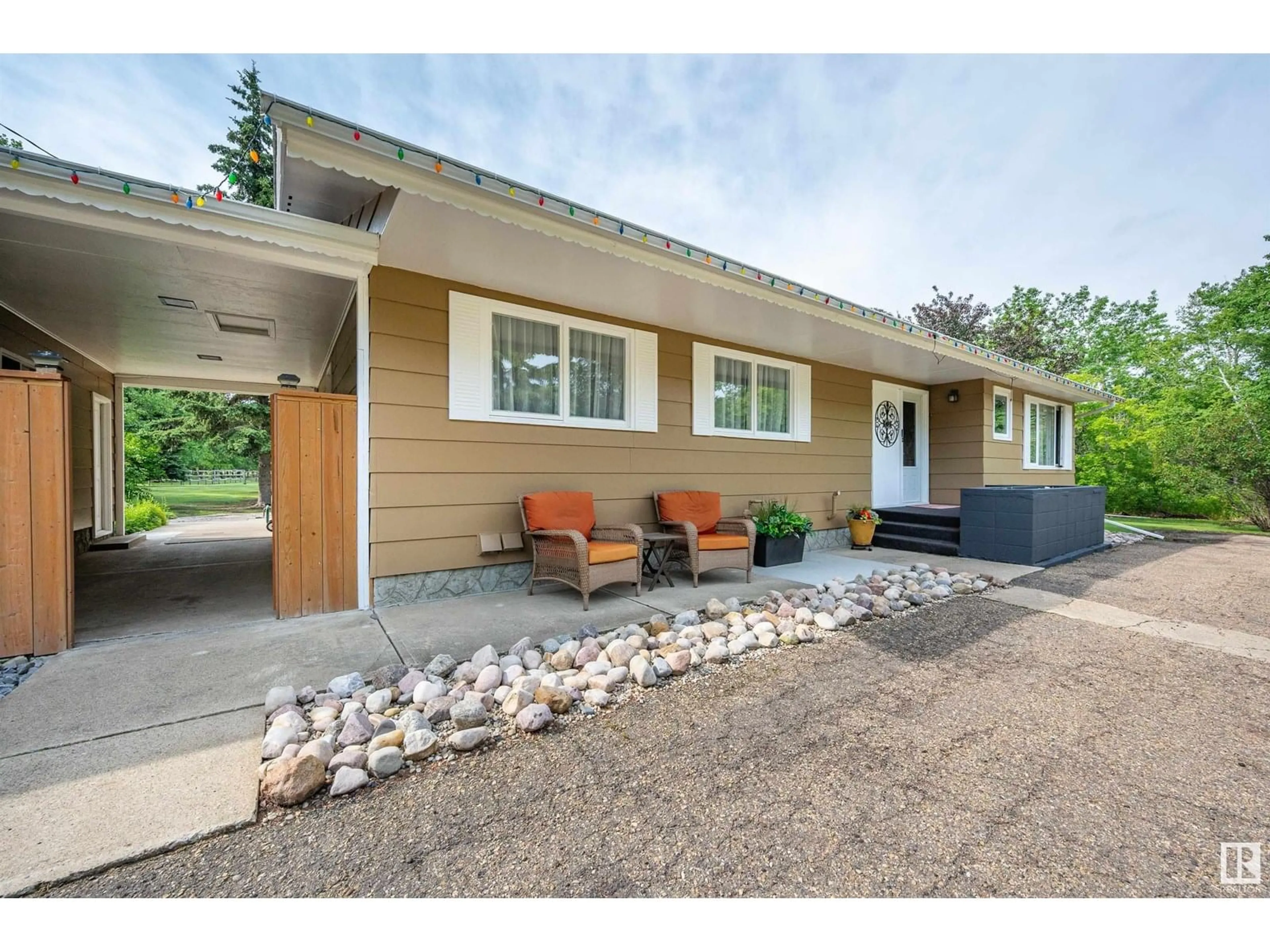 Home with vinyl exterior material, street for 37 - 53059 RGE ROAD 224, Rural Strathcona County Alberta T8E2K4