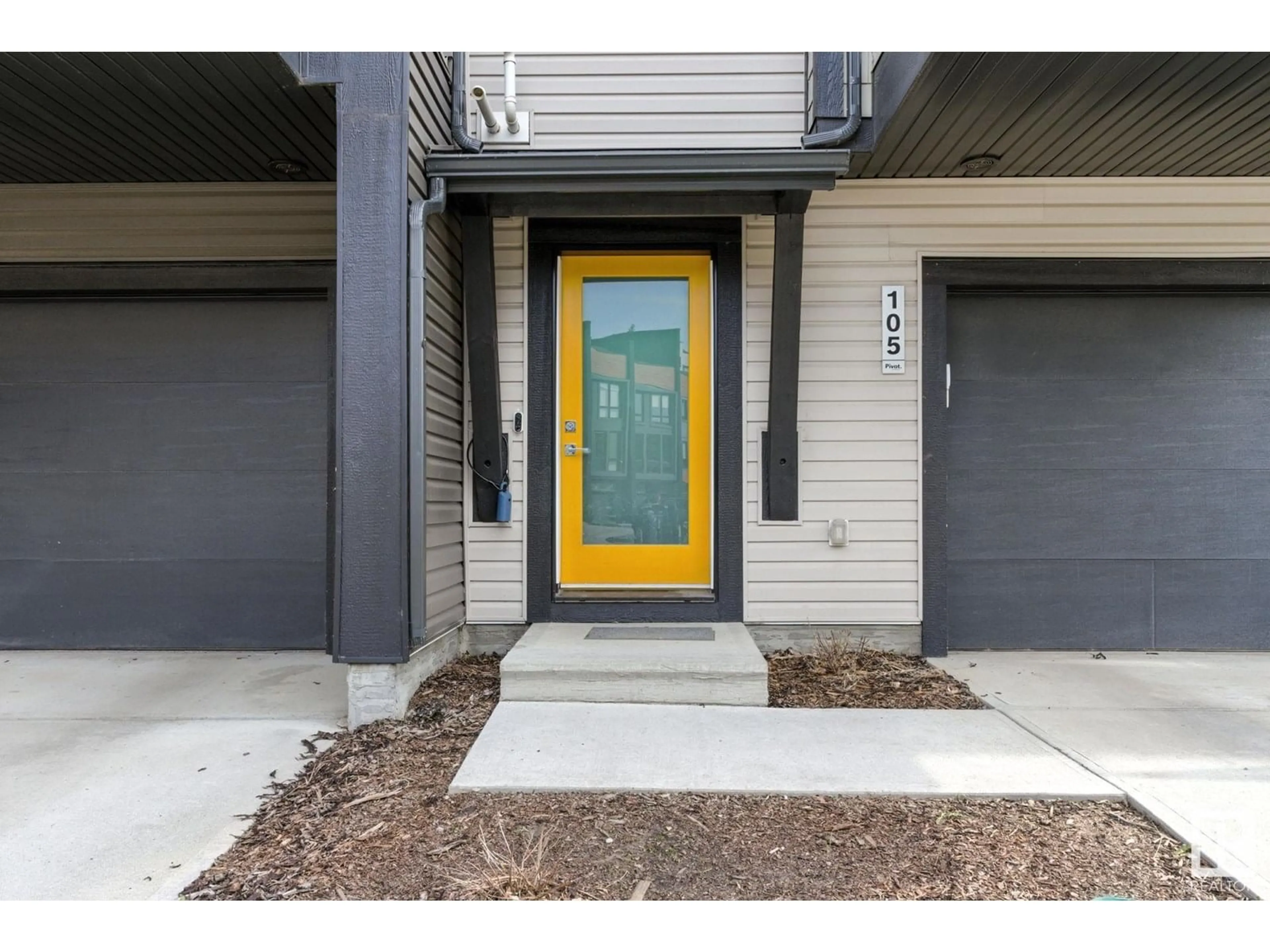 Indoor entryway for #105 - 1304 RUTHERFORD RD, Edmonton Alberta T6W0B4