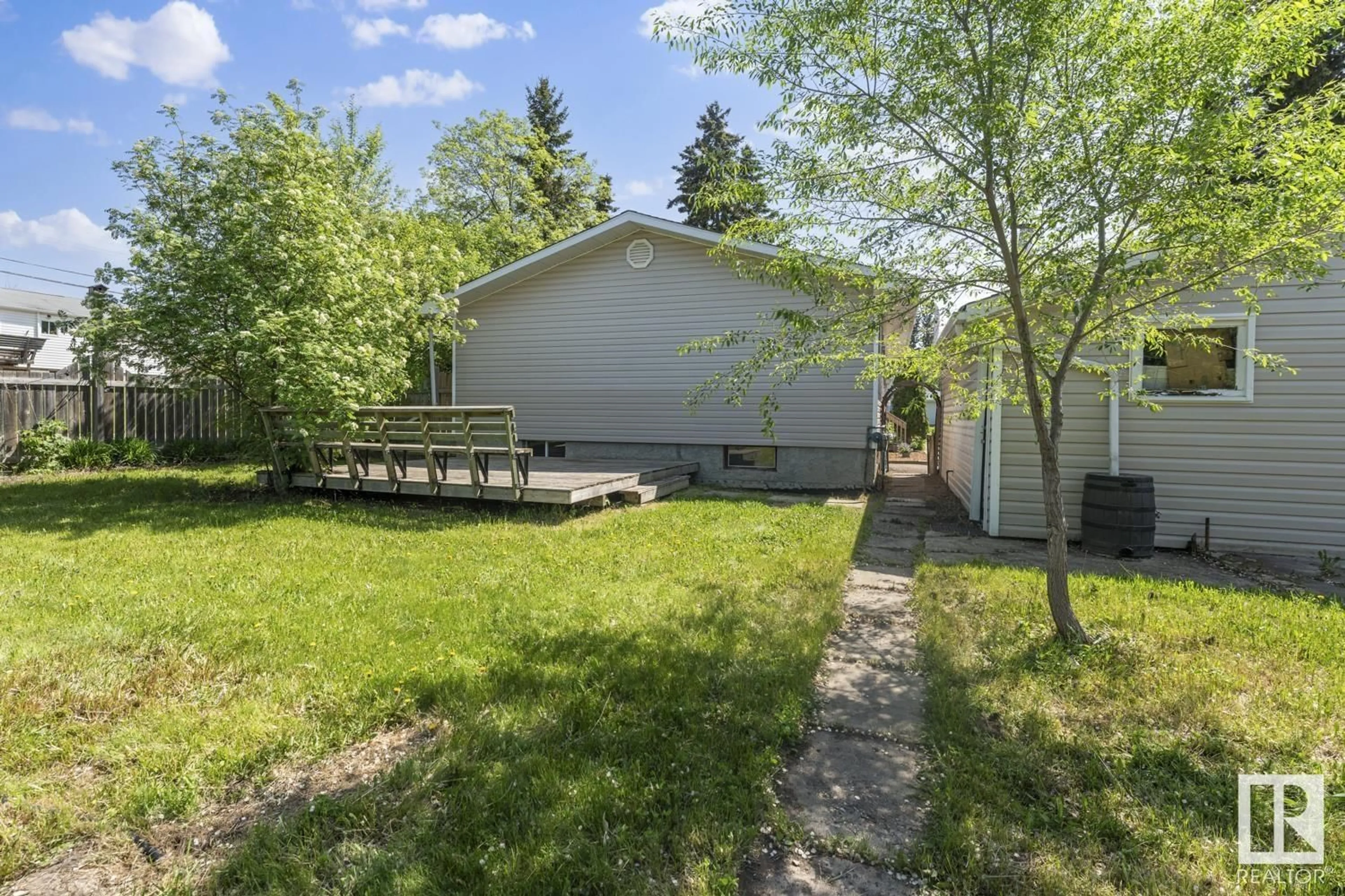 Patio, unknown for 1002 11 AV, Cold Lake Alberta T9M1J1