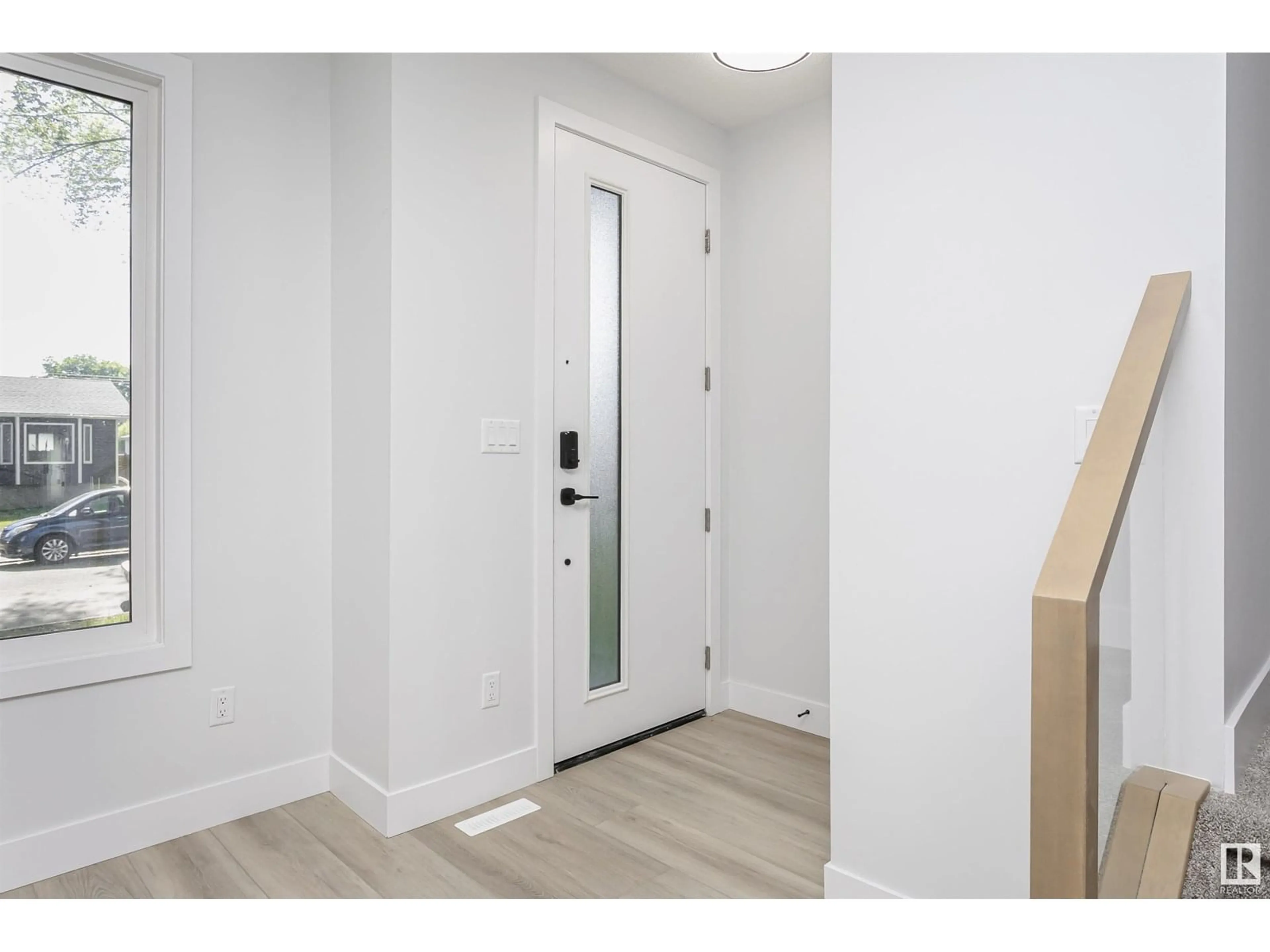 Indoor entryway for NW - 10334 77 ST, Edmonton Alberta T6A3C3
