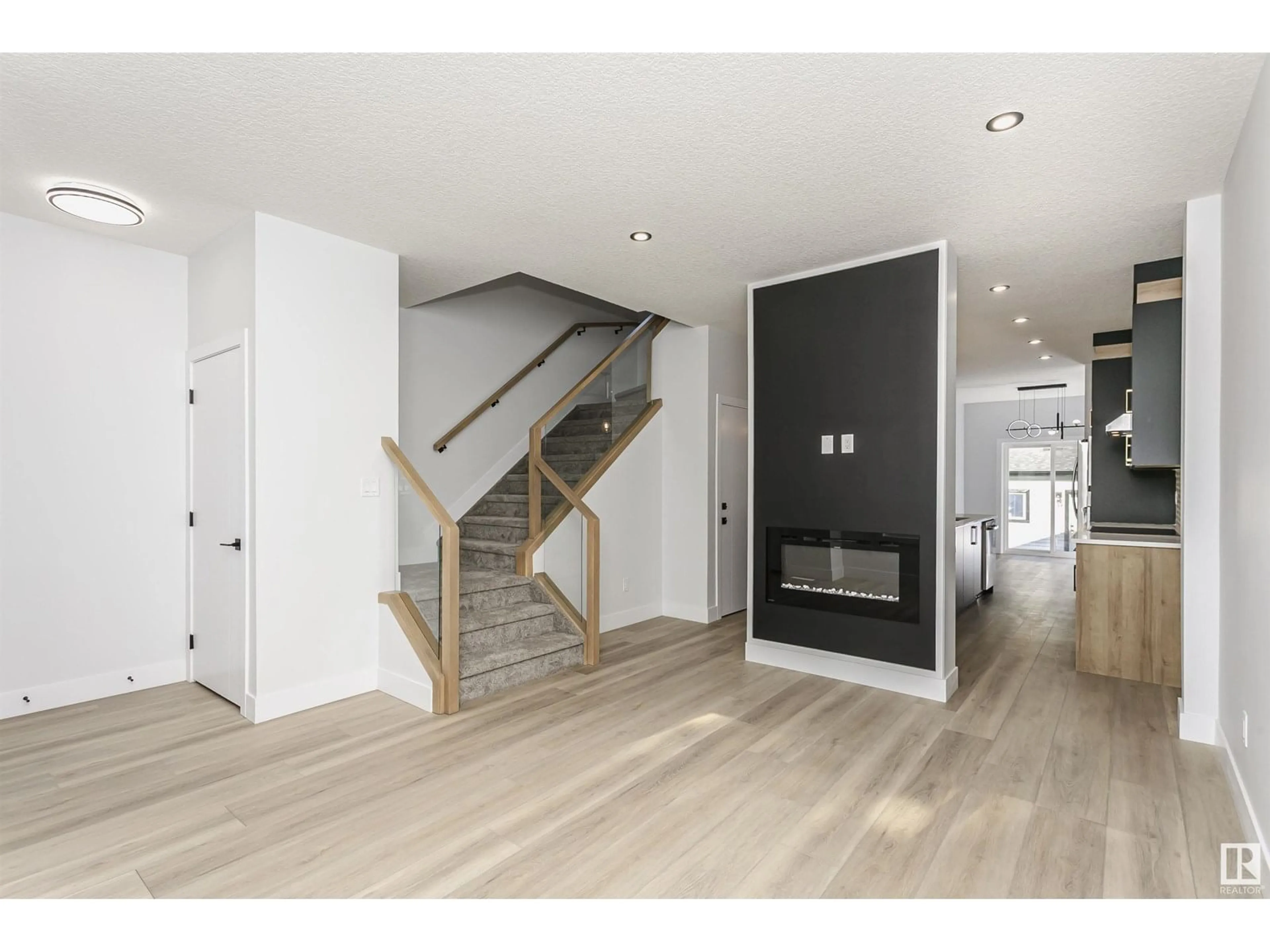 Unknown for NW - 10334 77 ST, Edmonton Alberta T6A3C3