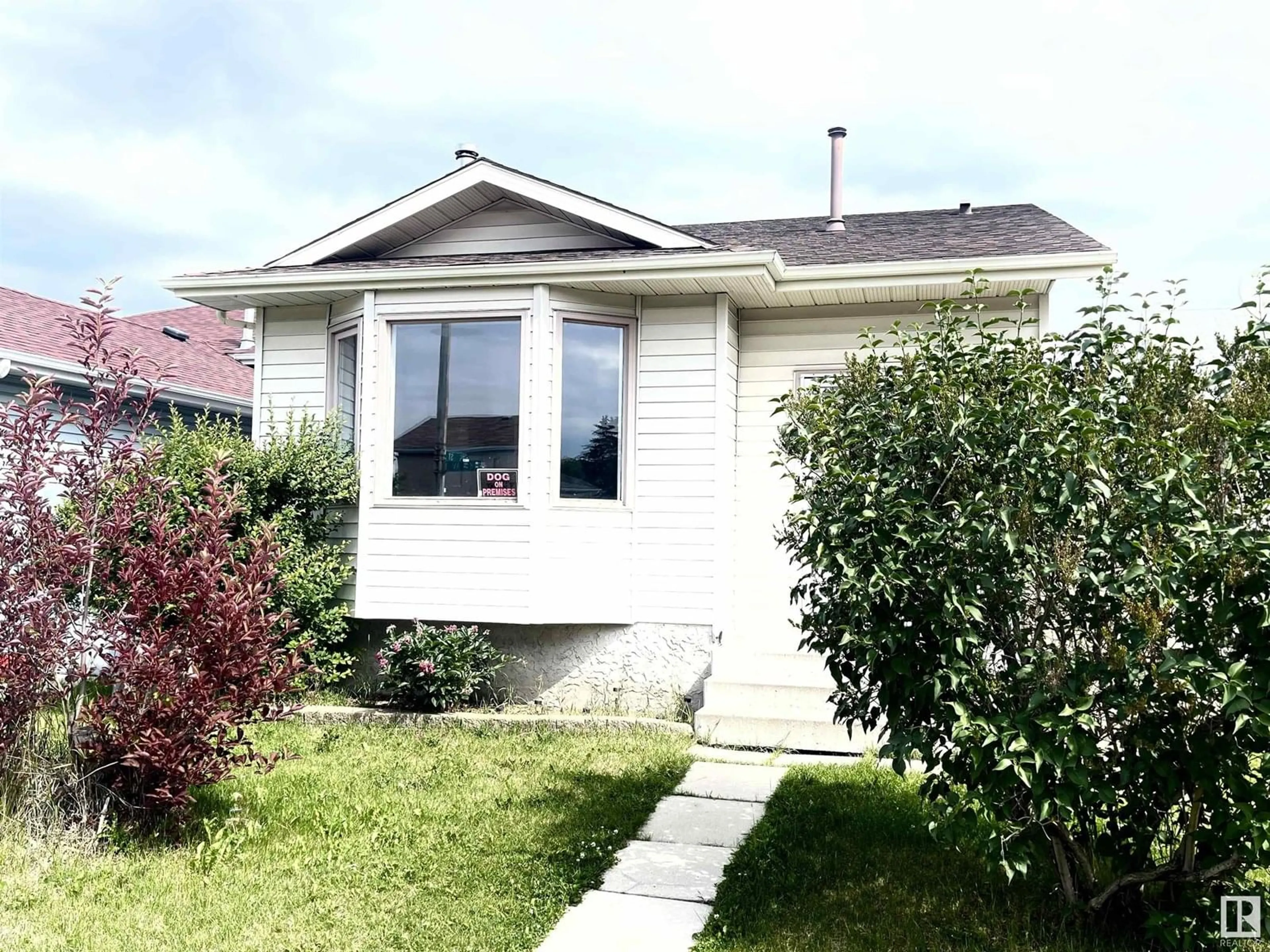 Home with vinyl exterior material, street for 3508 44 AV, Edmonton Alberta T6L6K5