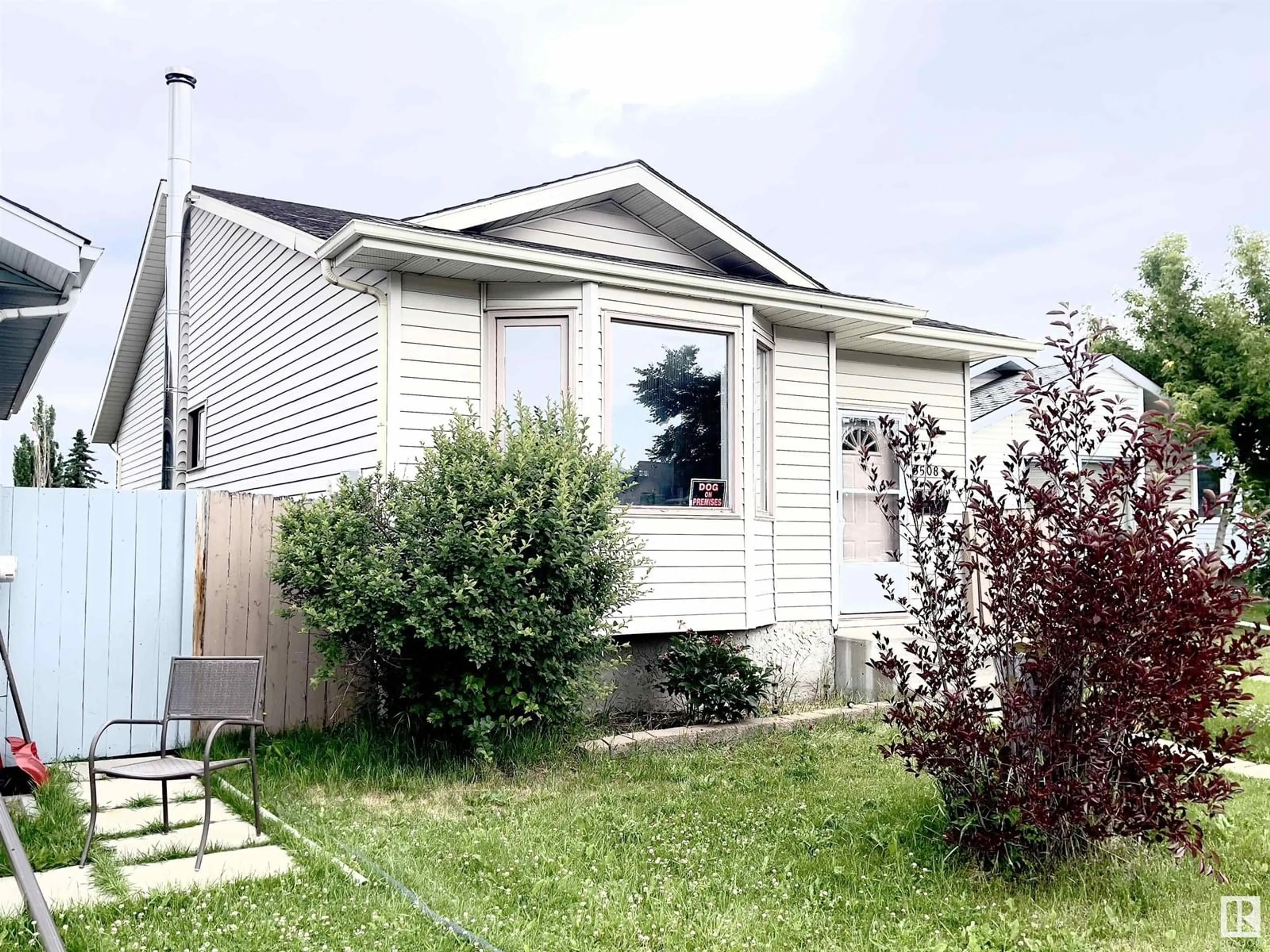 Home with vinyl exterior material, street for 3508 44 AV, Edmonton Alberta T6L6K5