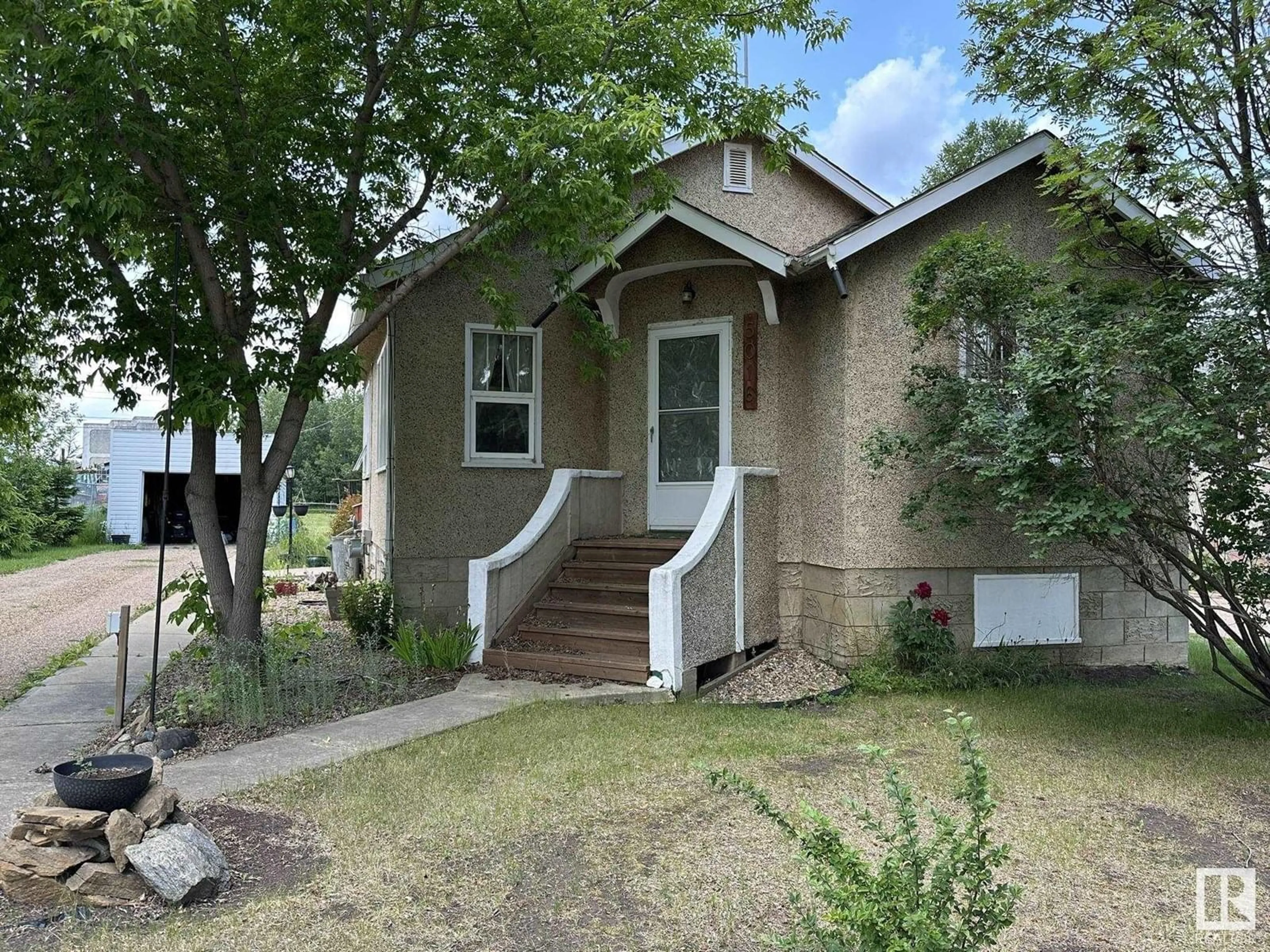 Home with vinyl exterior material, street for 5016 50 ST, Smoky Lake Town Alberta T0A3C0