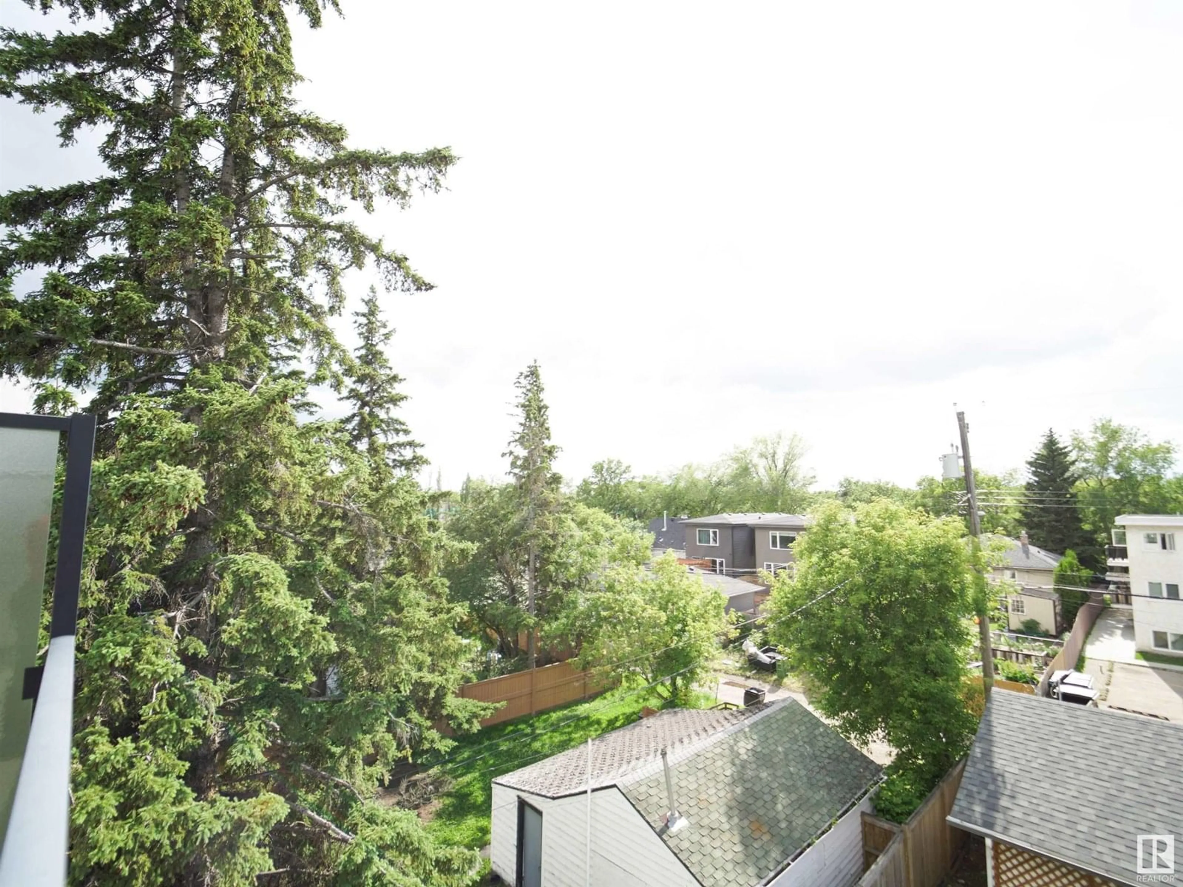 A pic from outside/outdoor area/front of a property/back of a property/a pic from drone, unknown for NW - 11042 131 ST, Edmonton Alberta T5M1B8
