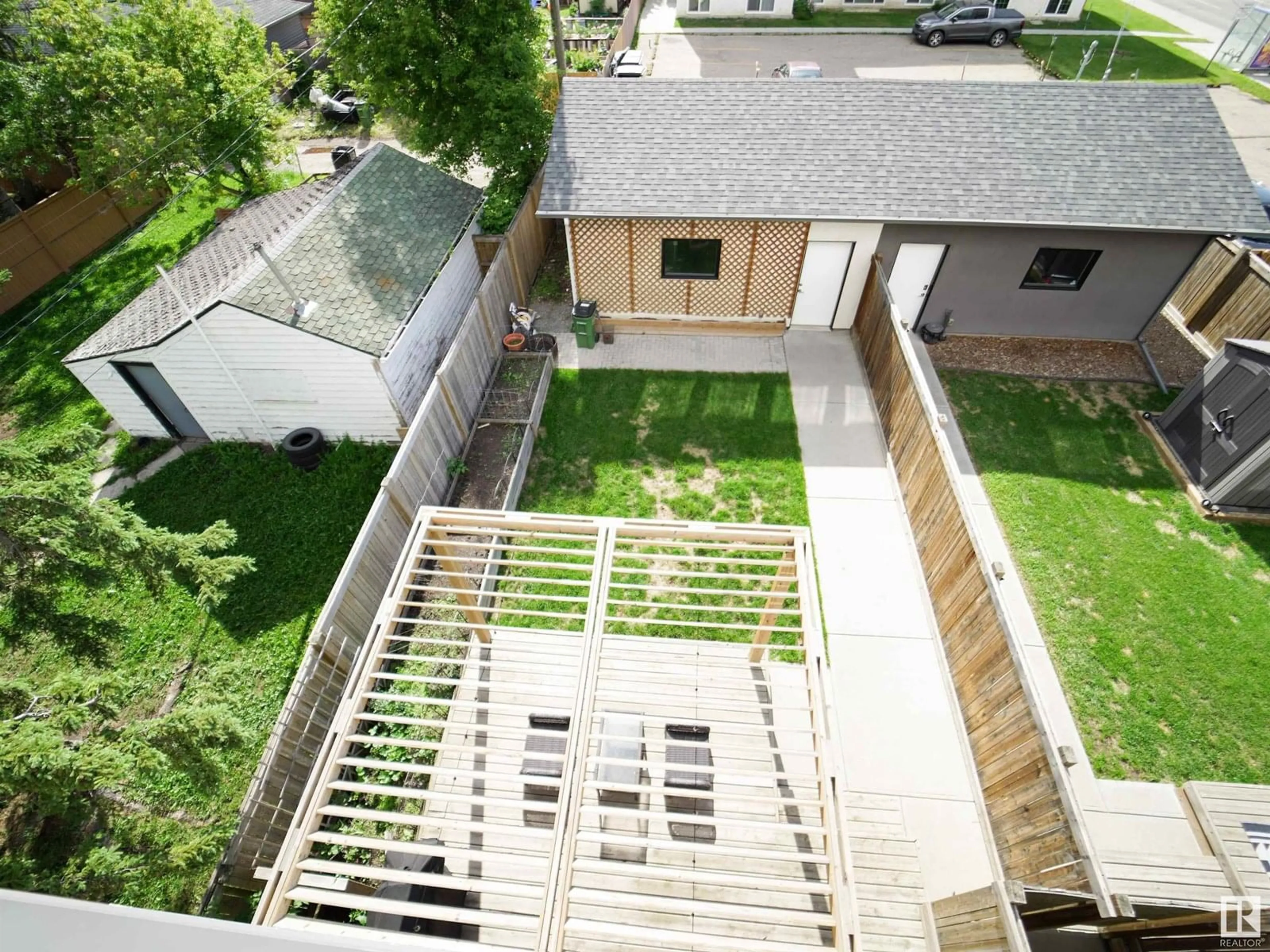 A pic from outside/outdoor area/front of a property/back of a property/a pic from drone, city buildings view from balcony for NW - 11042 131 ST, Edmonton Alberta T5M1B8